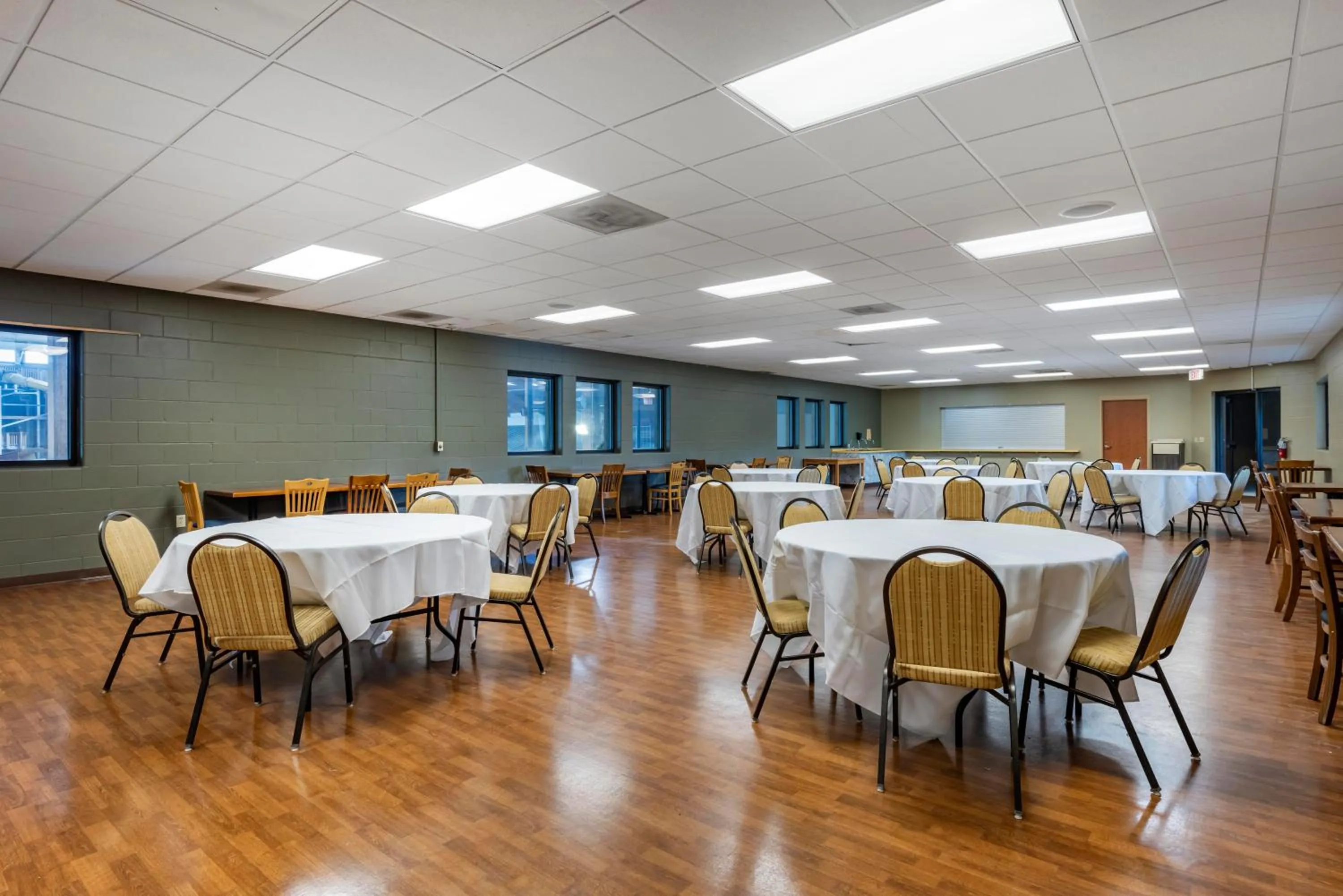 Restaurant/places to eat in Three Bears Resort Waterpark Near Tomah Ascend Collection