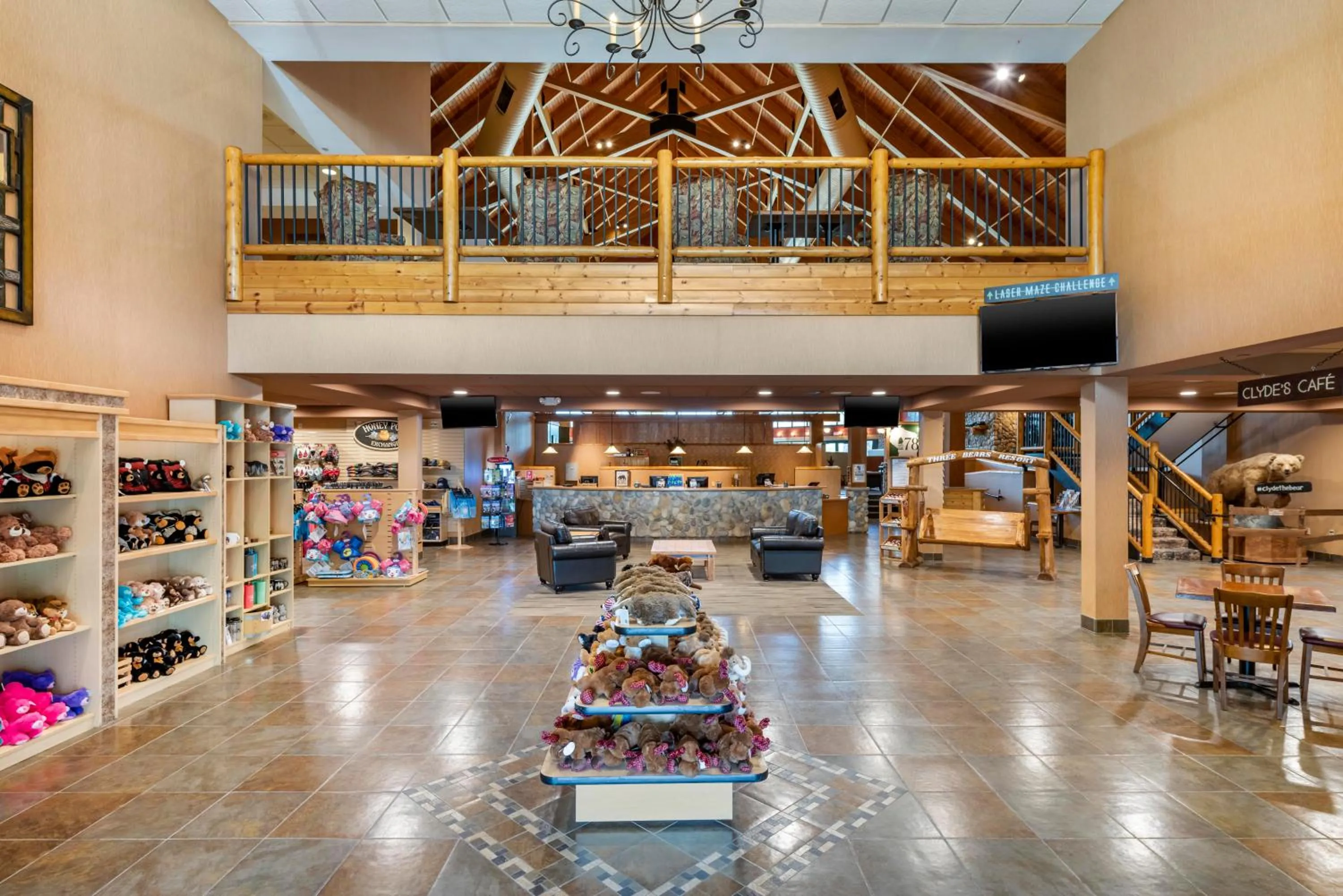 Restaurant/places to eat in Three Bears Resort Waterpark Near Tomah Ascend Collection