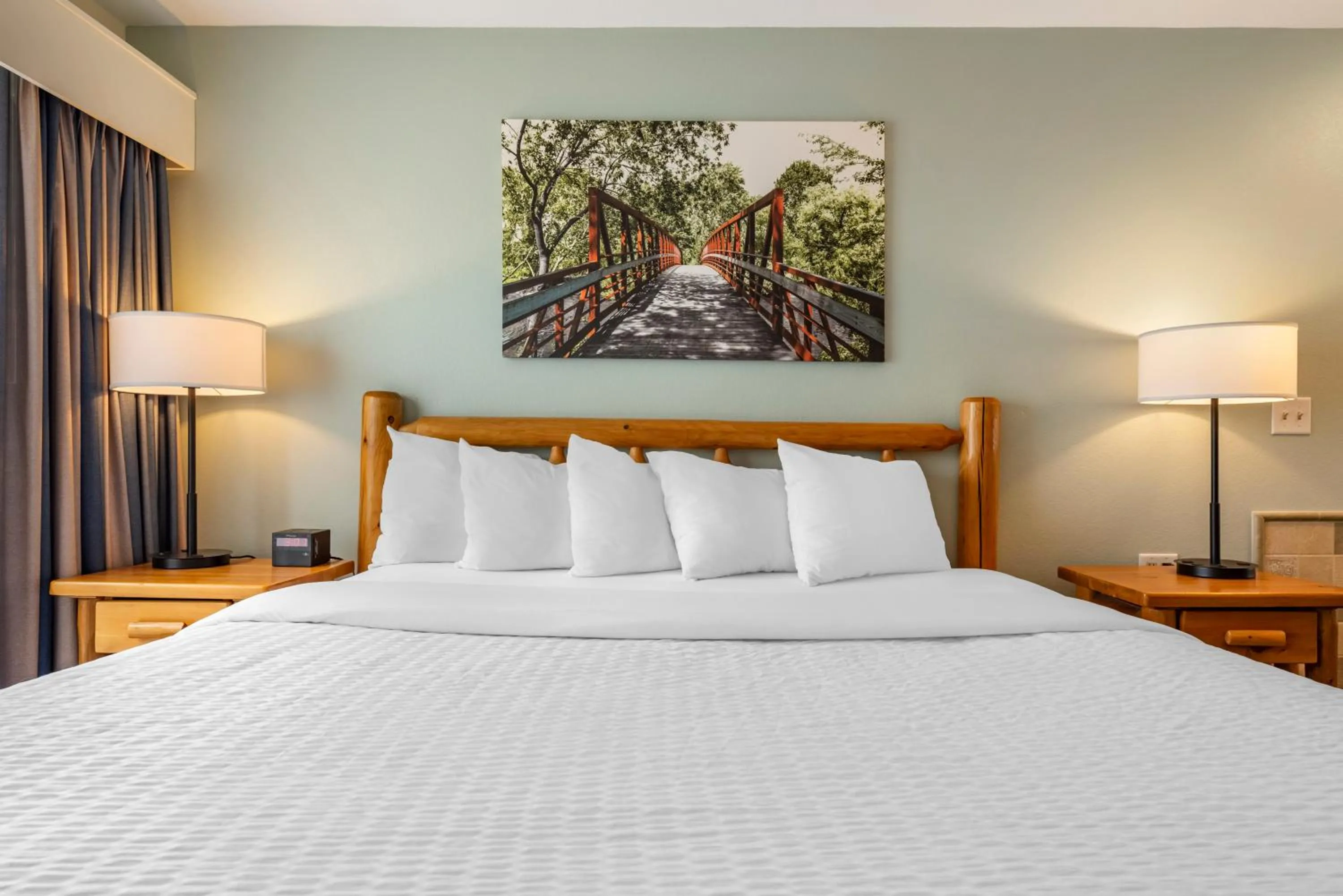 Bed in Three Bears Resort Waterpark Near Tomah Ascend Collection