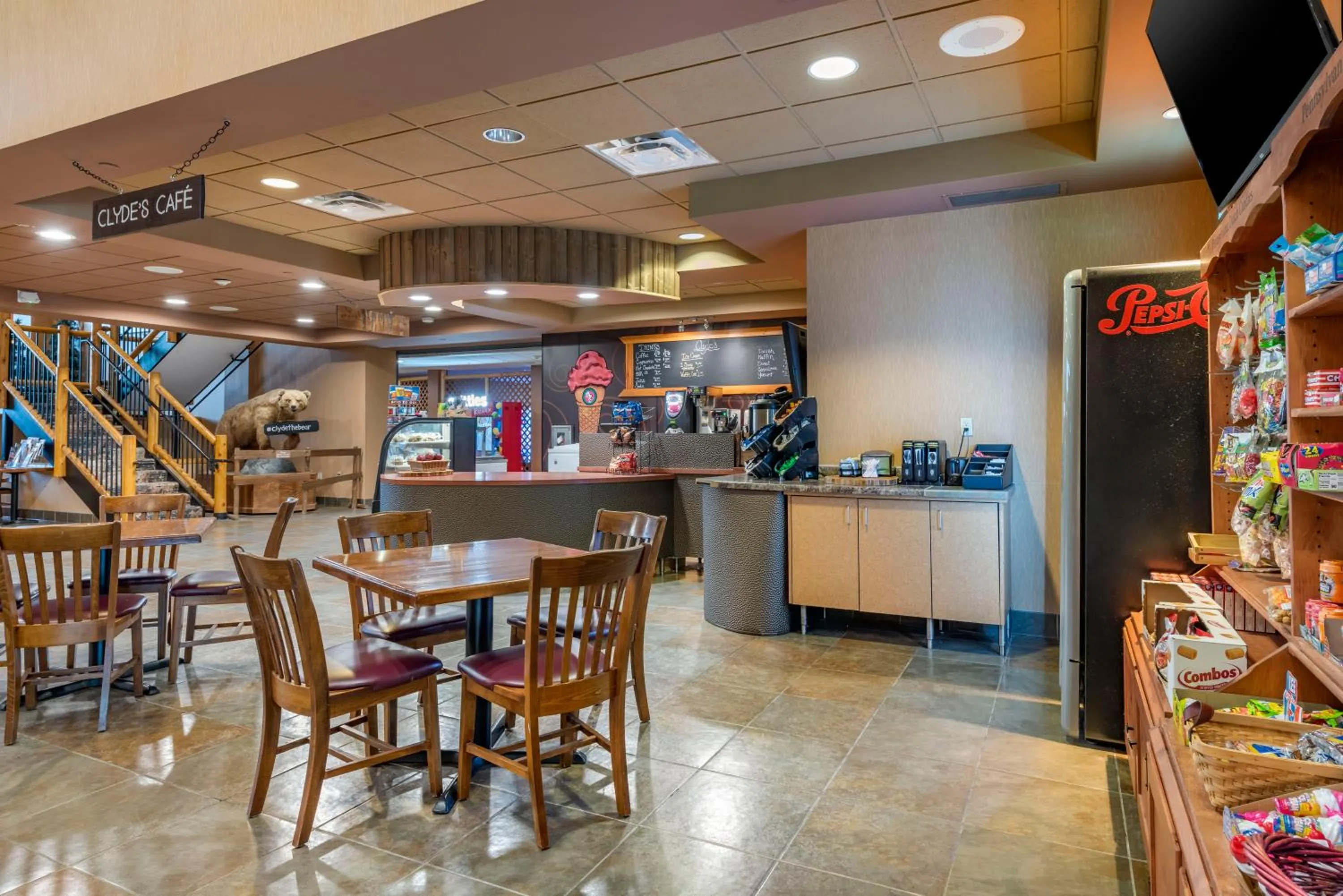 Coffee/tea facilities in Three Bears Resort Waterpark Near Tomah Ascend Collection