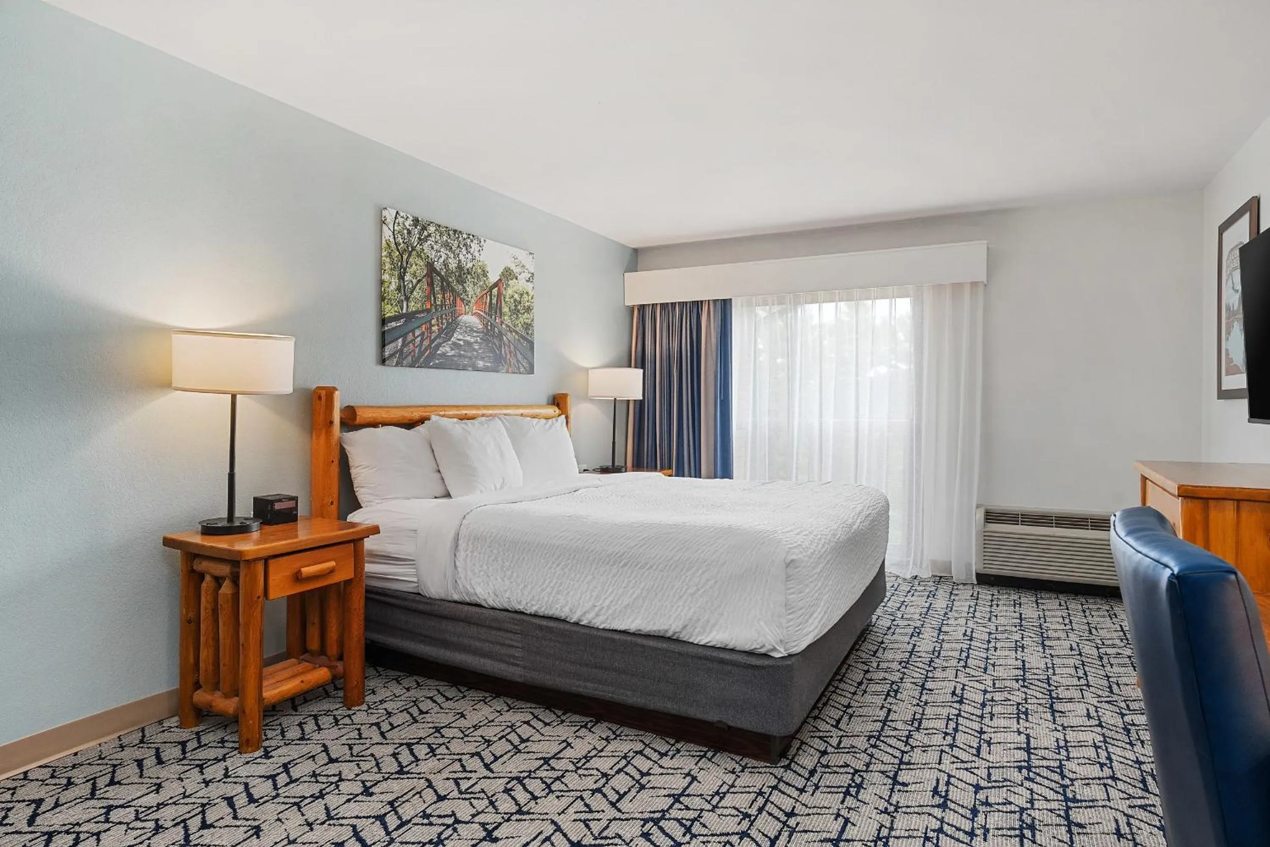 Bed in Three Bears Resort Waterpark Near Tomah Ascend Collection