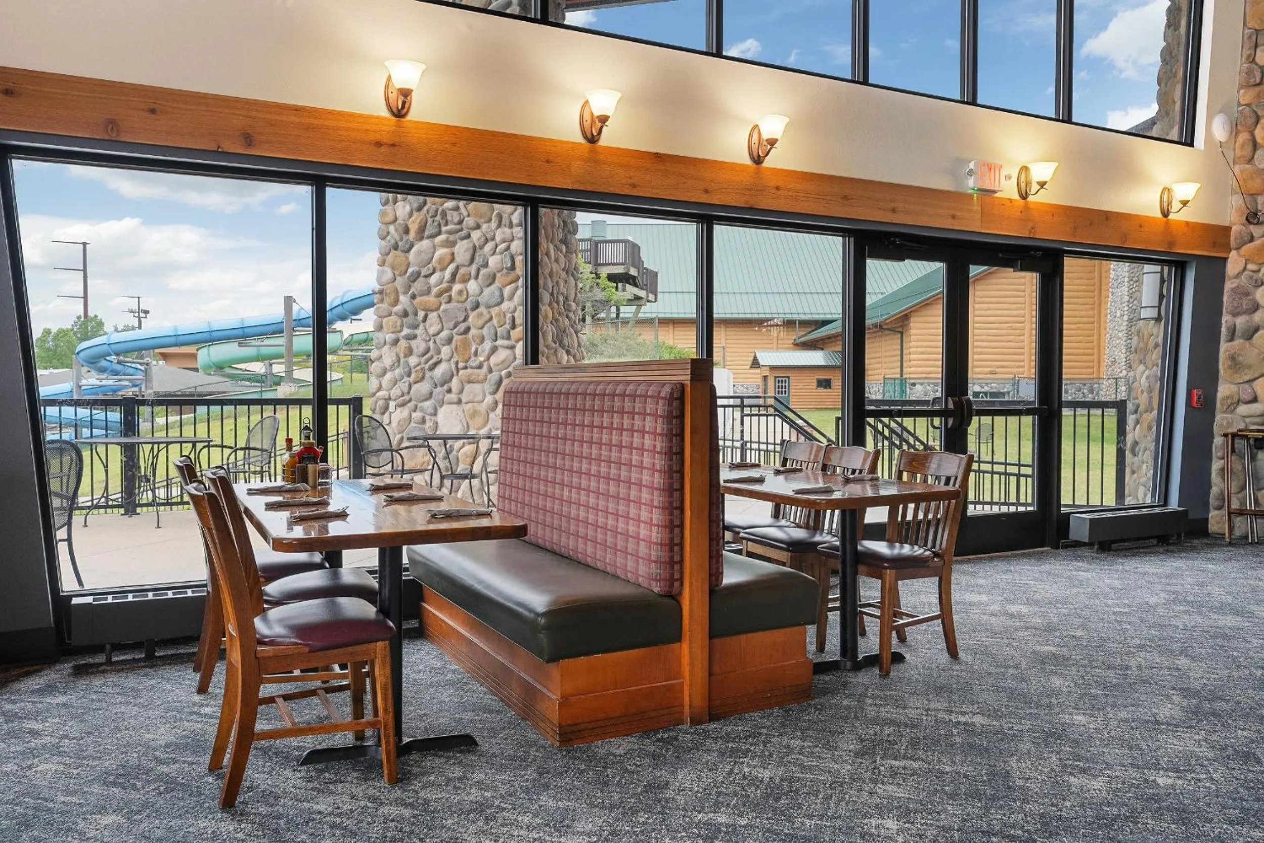 Restaurant/places to eat in Three Bears Resort Waterpark Near Tomah Ascend Collection