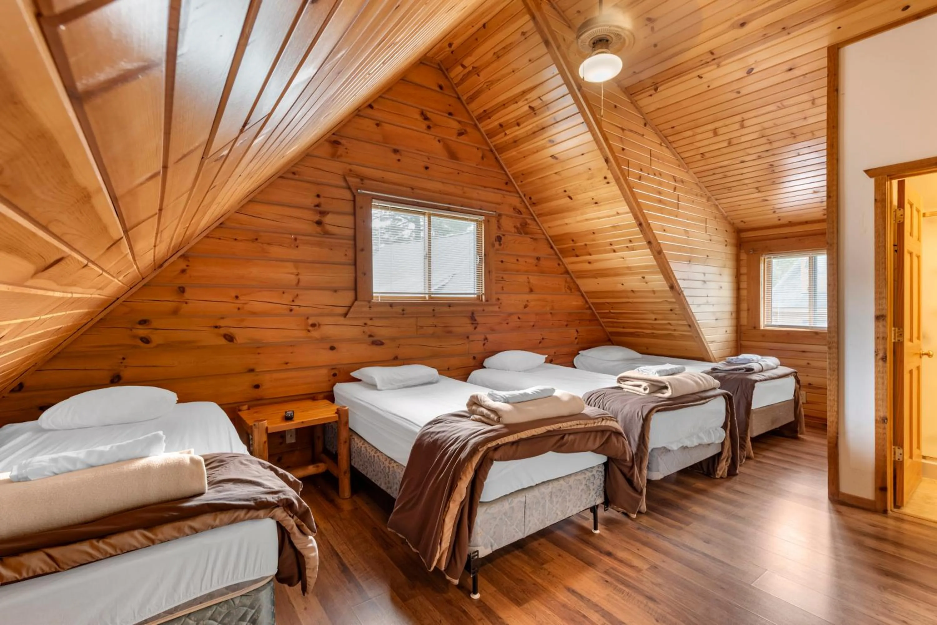 Bed in Three Bears Resort Waterpark Near Tomah Ascend Collection