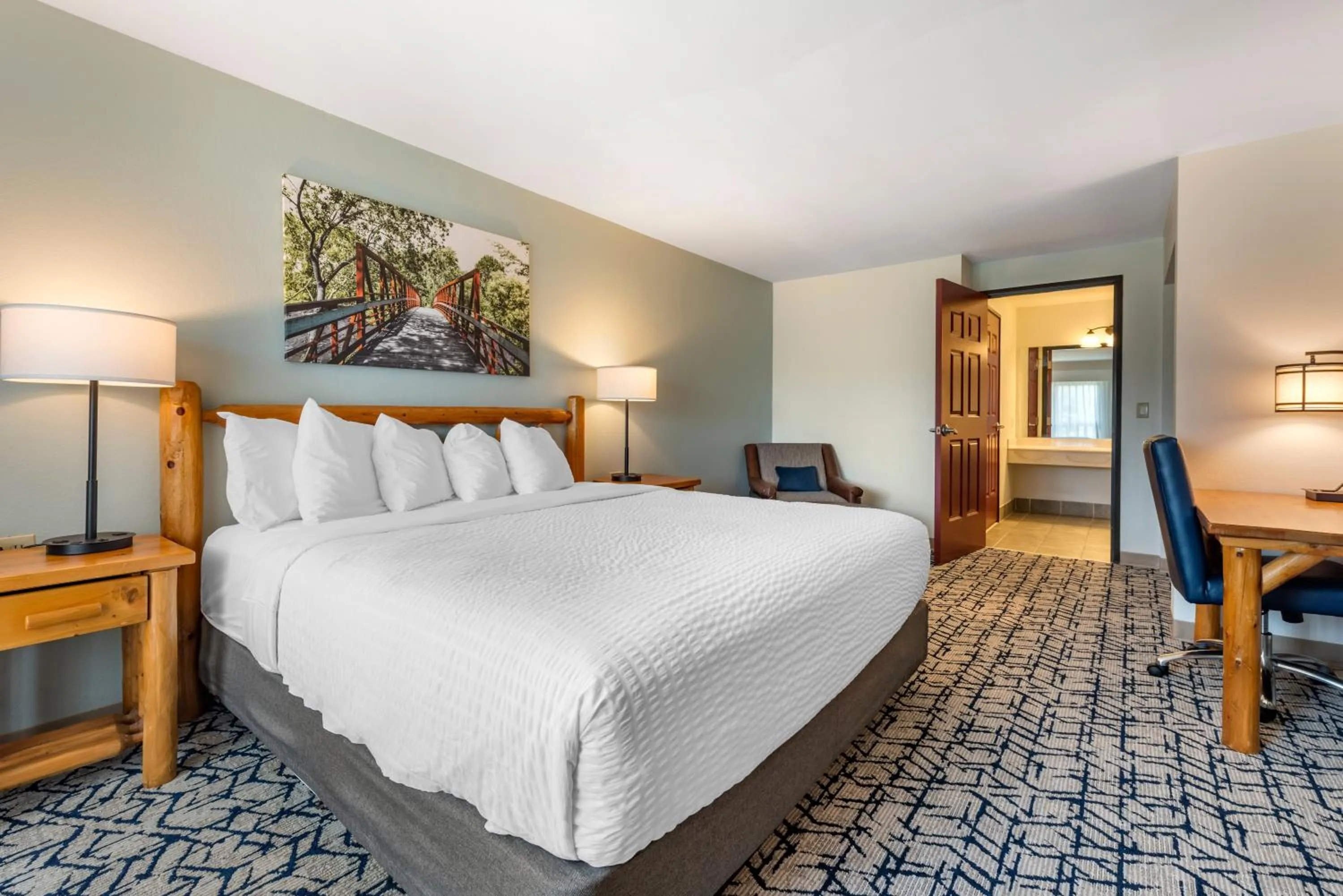 Bed in Three Bears Resort Waterpark Near Tomah Ascend Collection