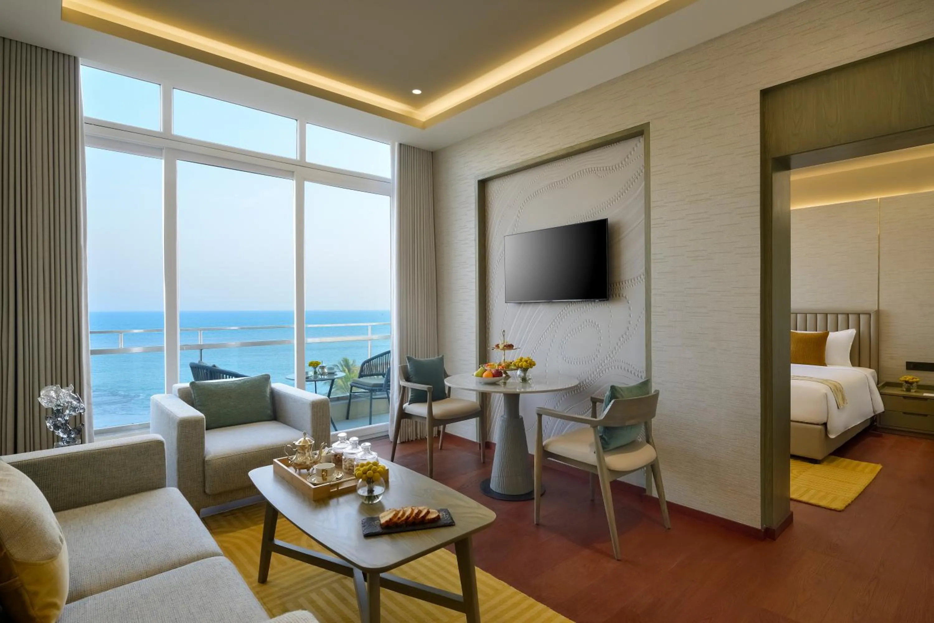 Communal lounge/ TV room, Bed in Gateway Diu