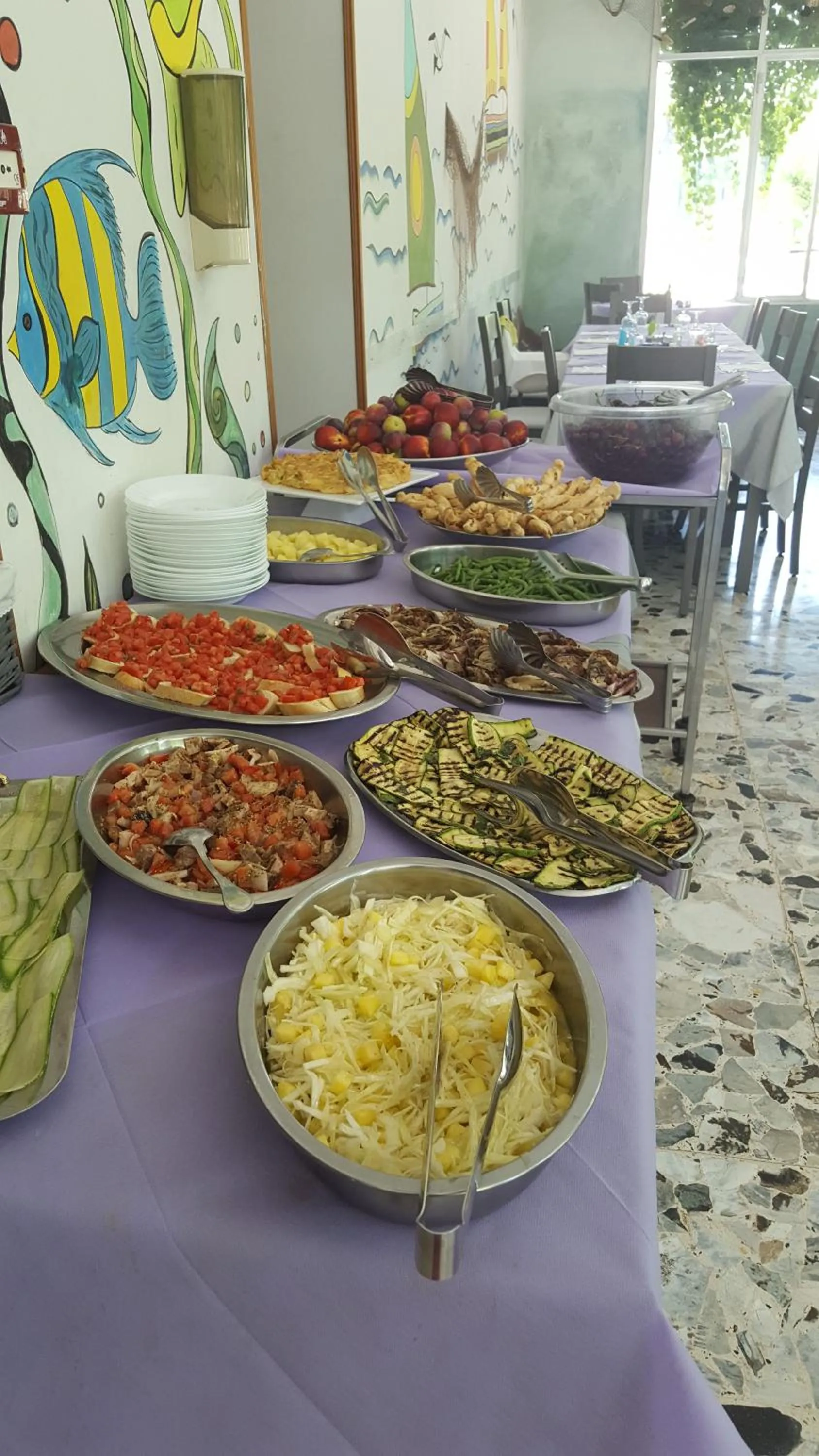 Restaurant/places to eat in Hotel Flora