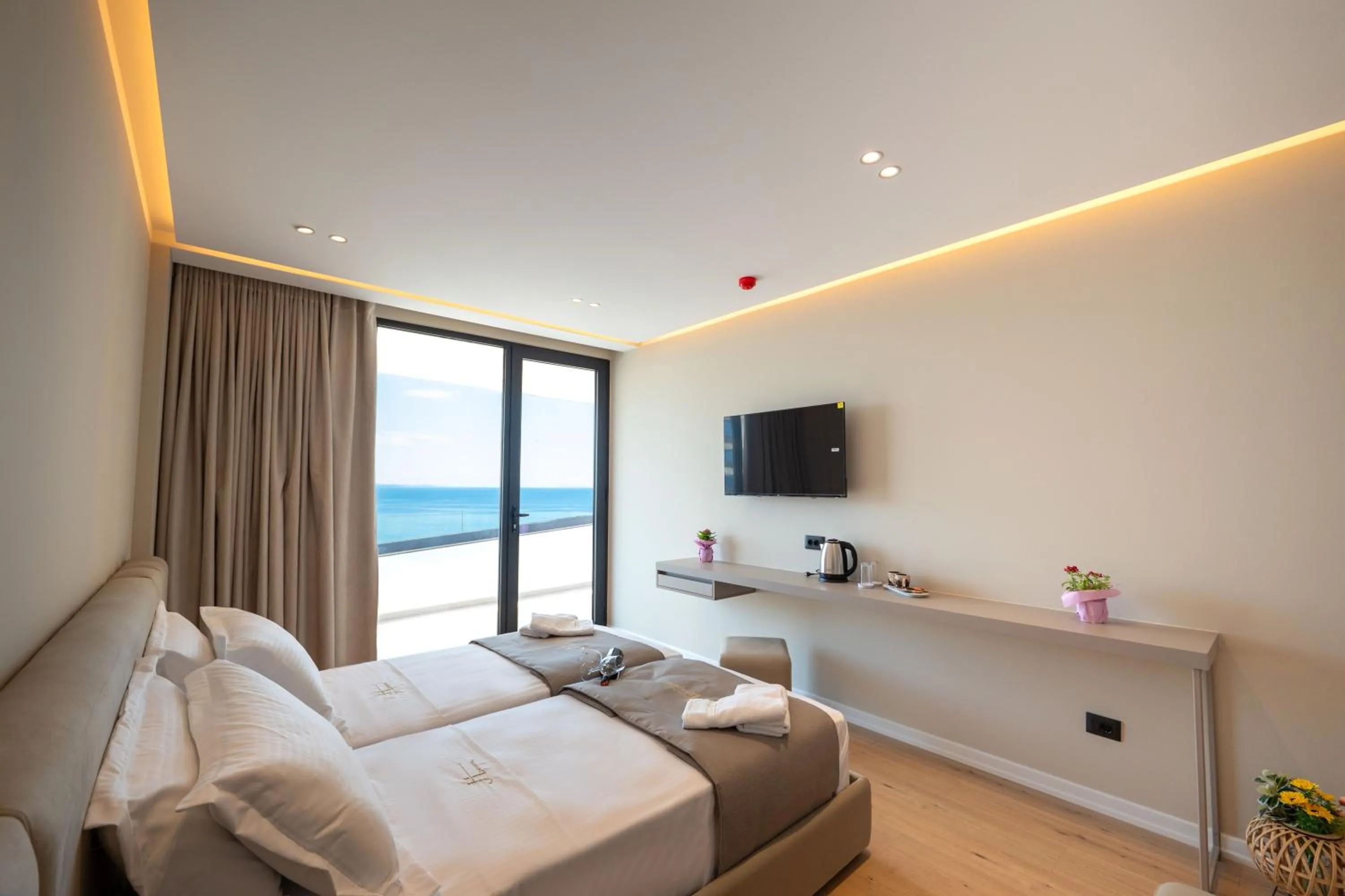 TV and multimedia in Jako Premium Hotel