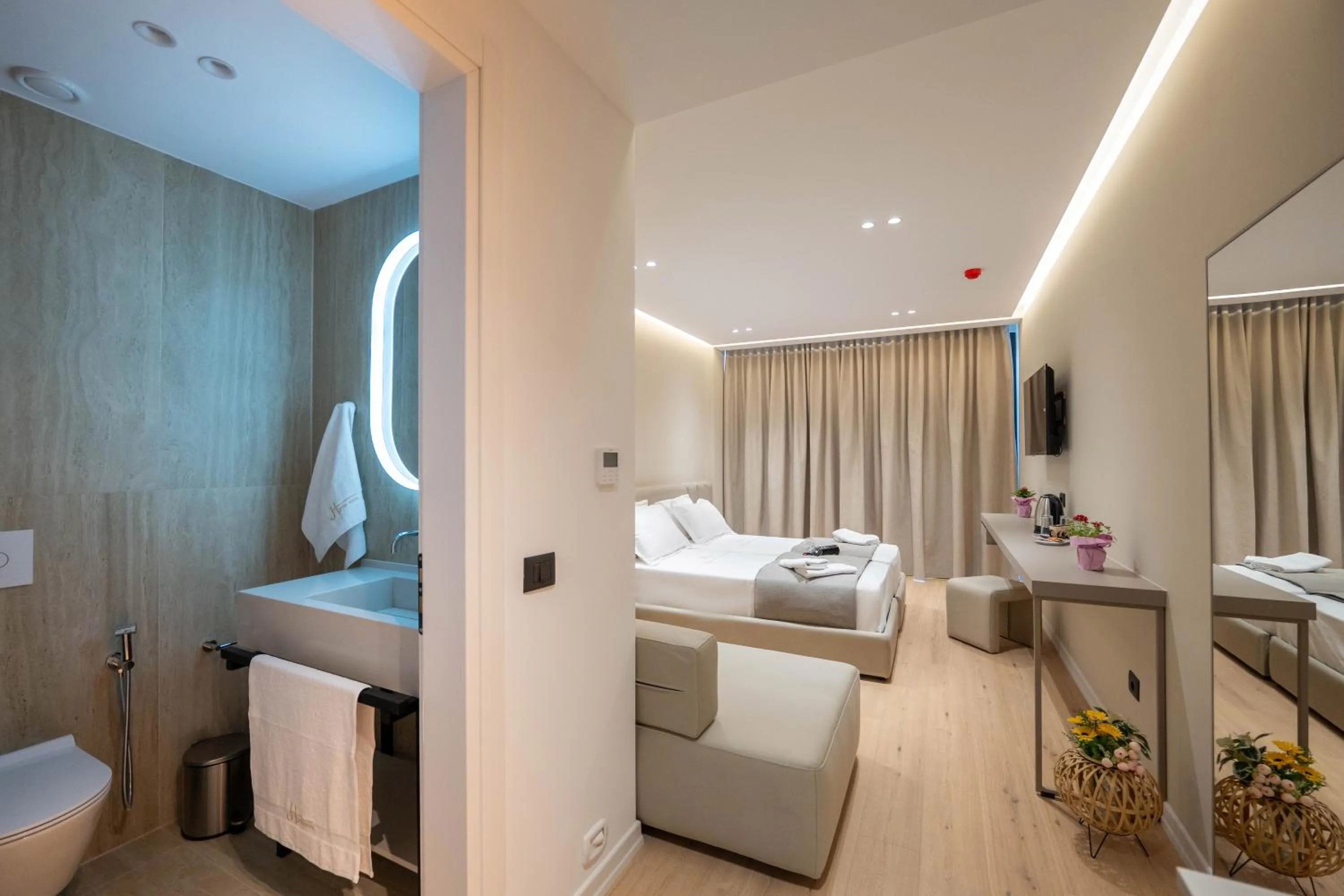 Photo of the whole room in Jako Premium Hotel