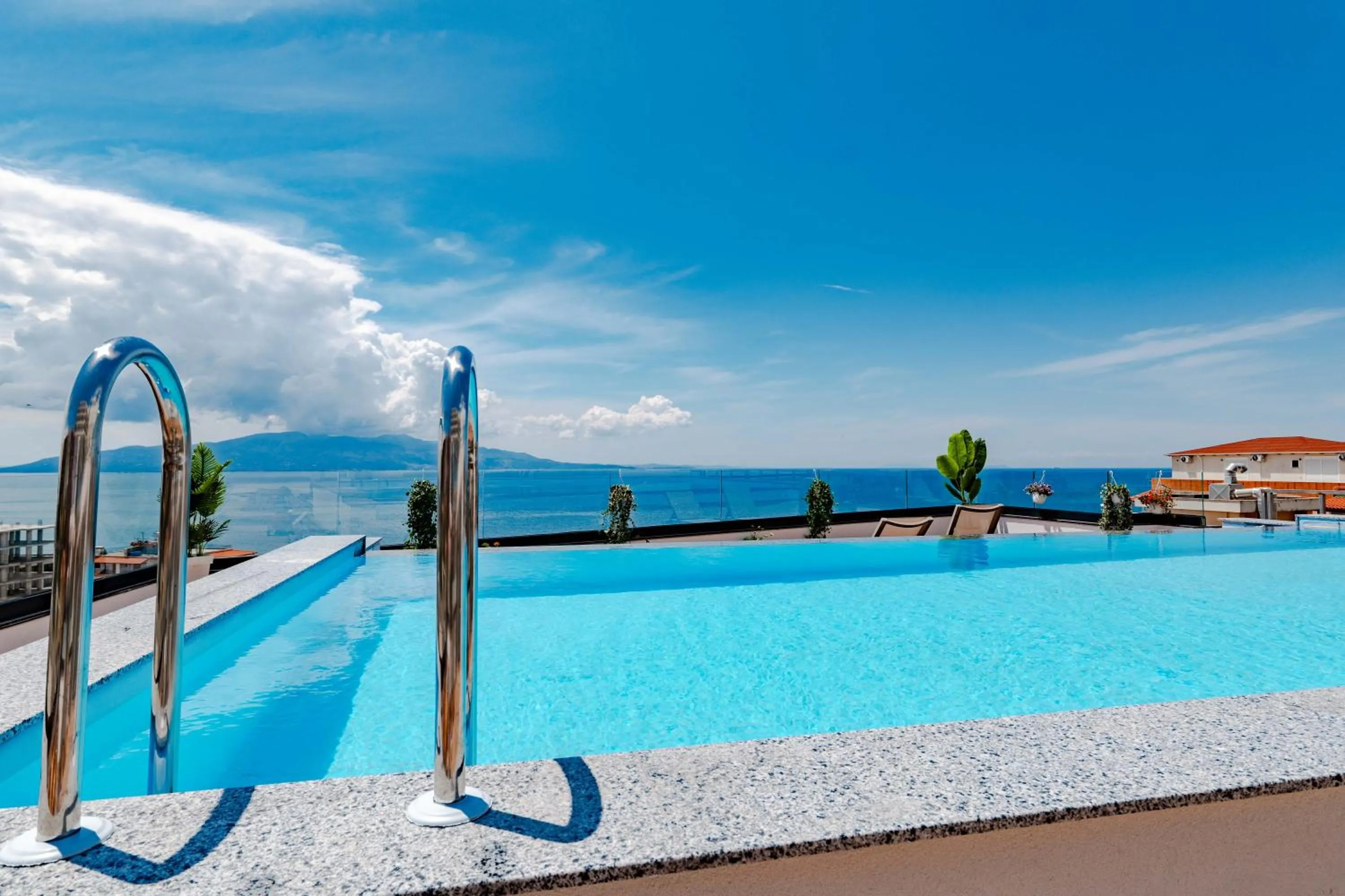 Pool view in Jako Premium Hotel