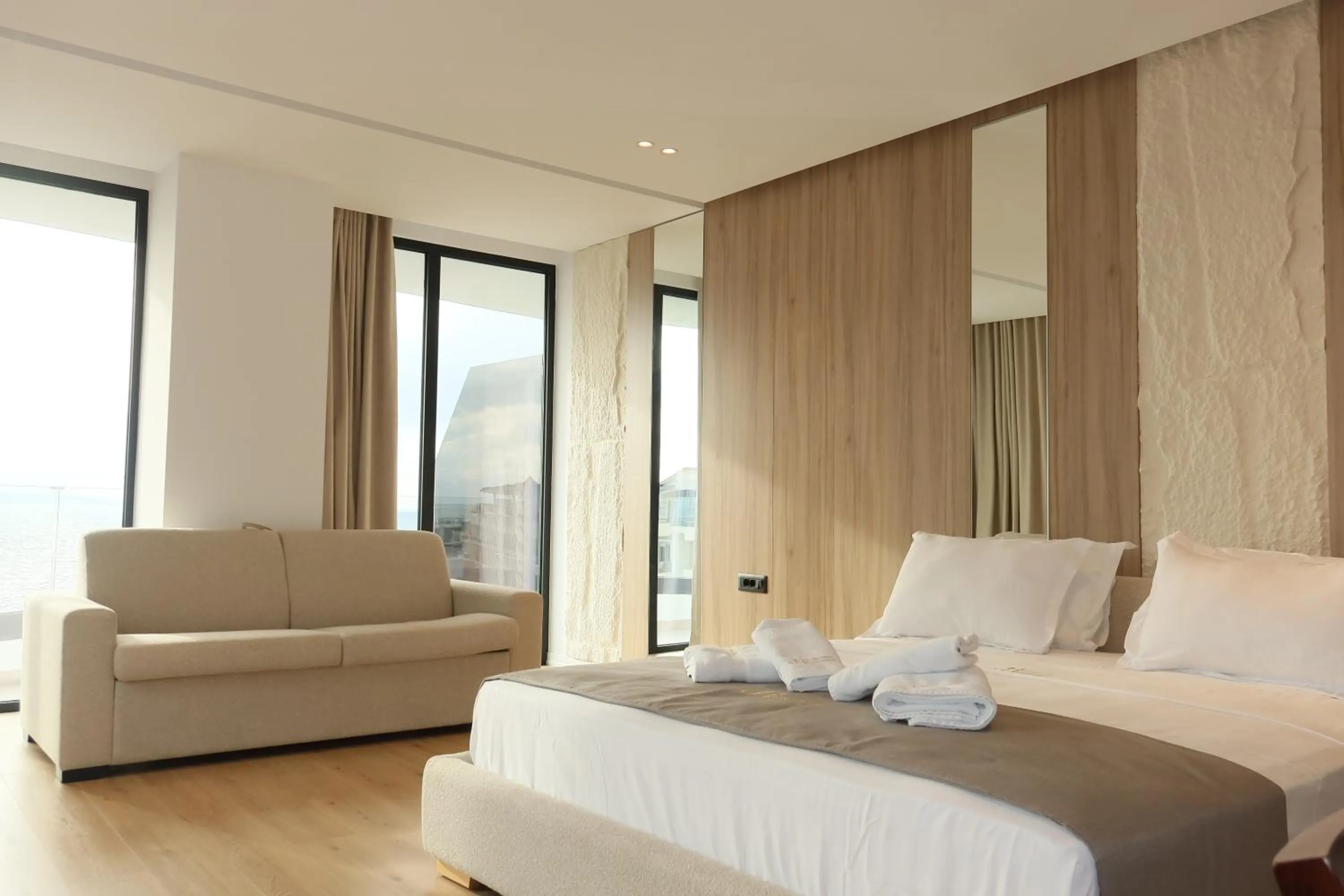 Bed in Jako Premium Hotel