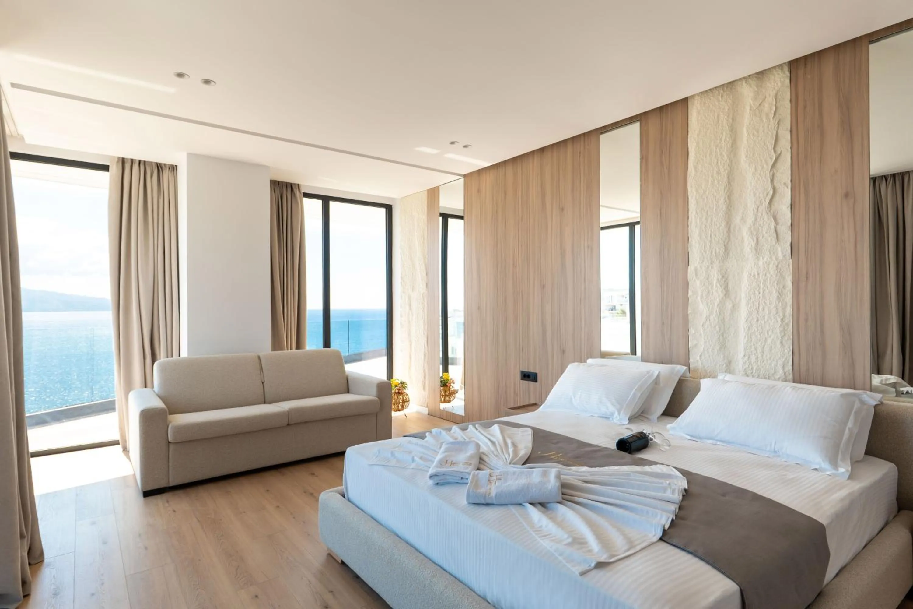 Bed in Jako Premium Hotel