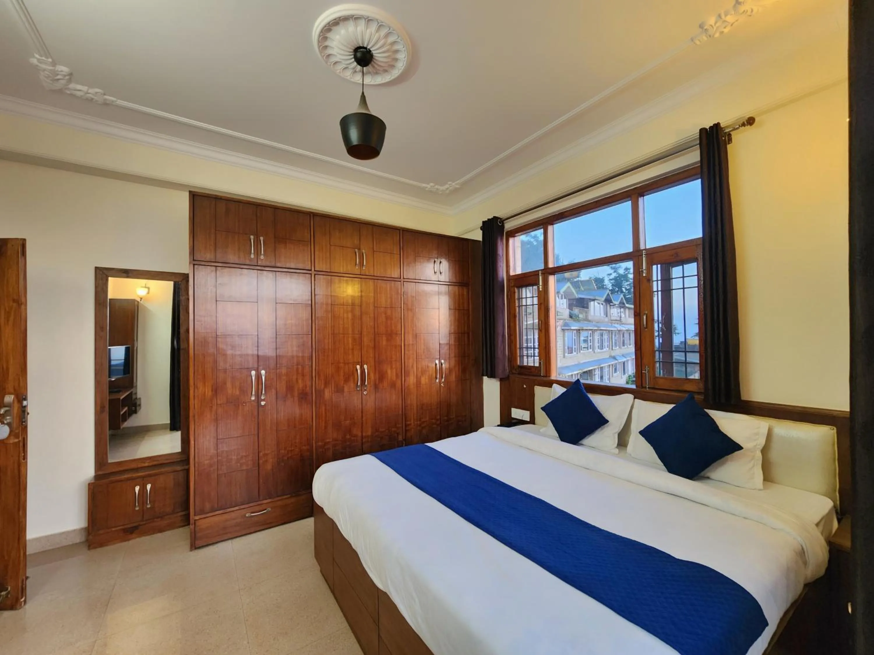 Bed in Florence B&B Near Mall Road - Amazing Valley View