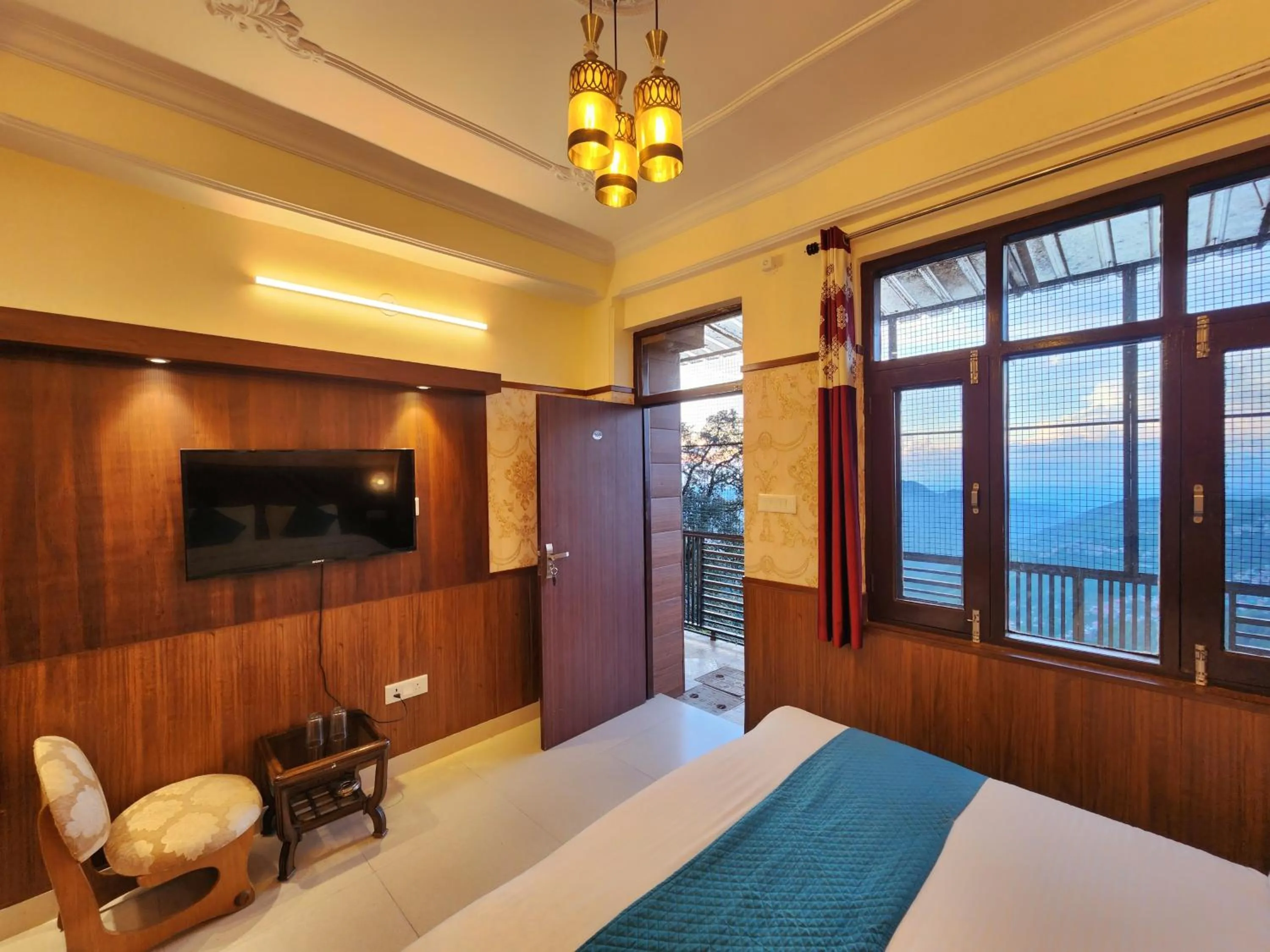 Bed in Florence B&B Near Mall Road - Amazing Valley View