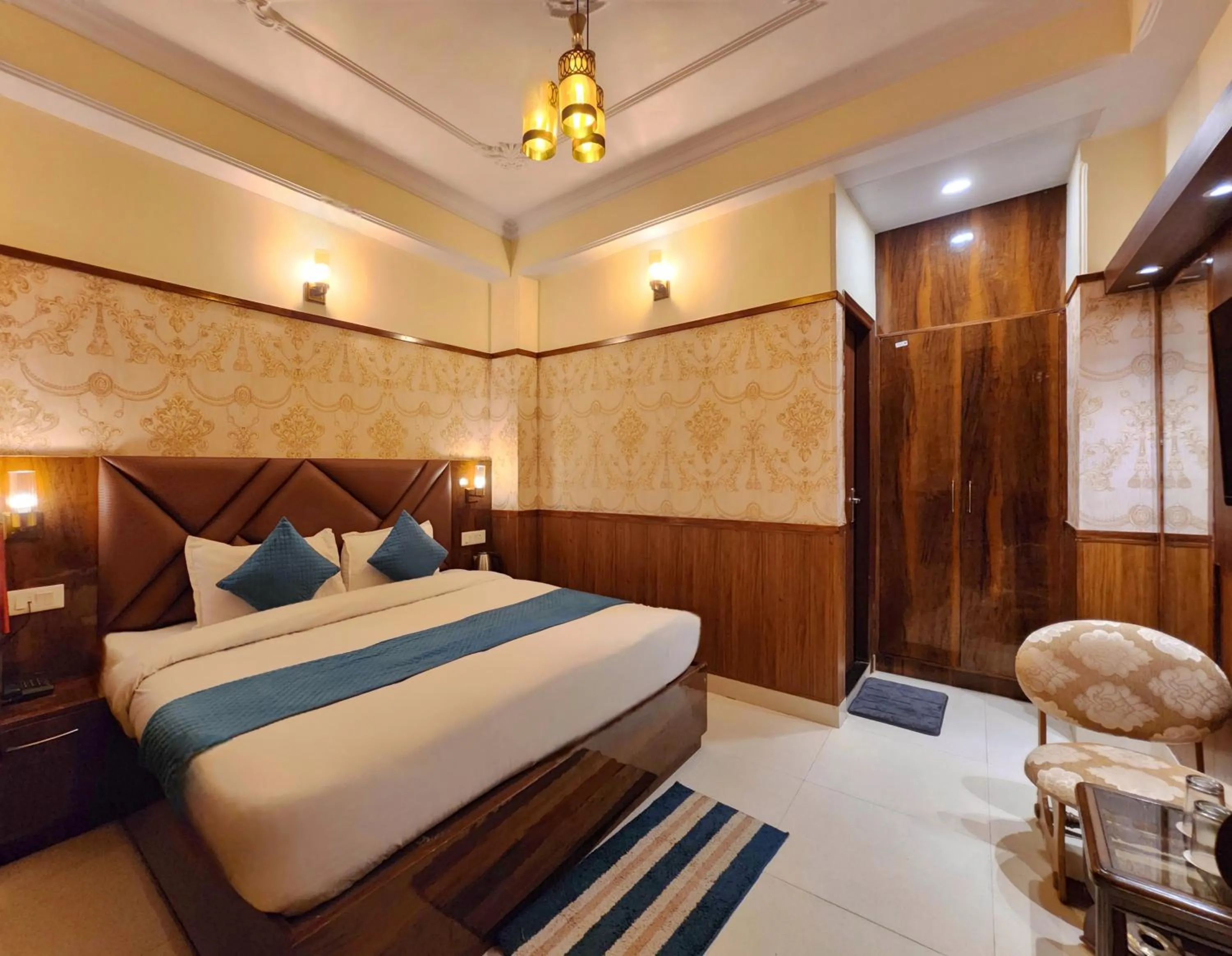 Bed in Florence B&B Near Mall Road - Amazing Valley View