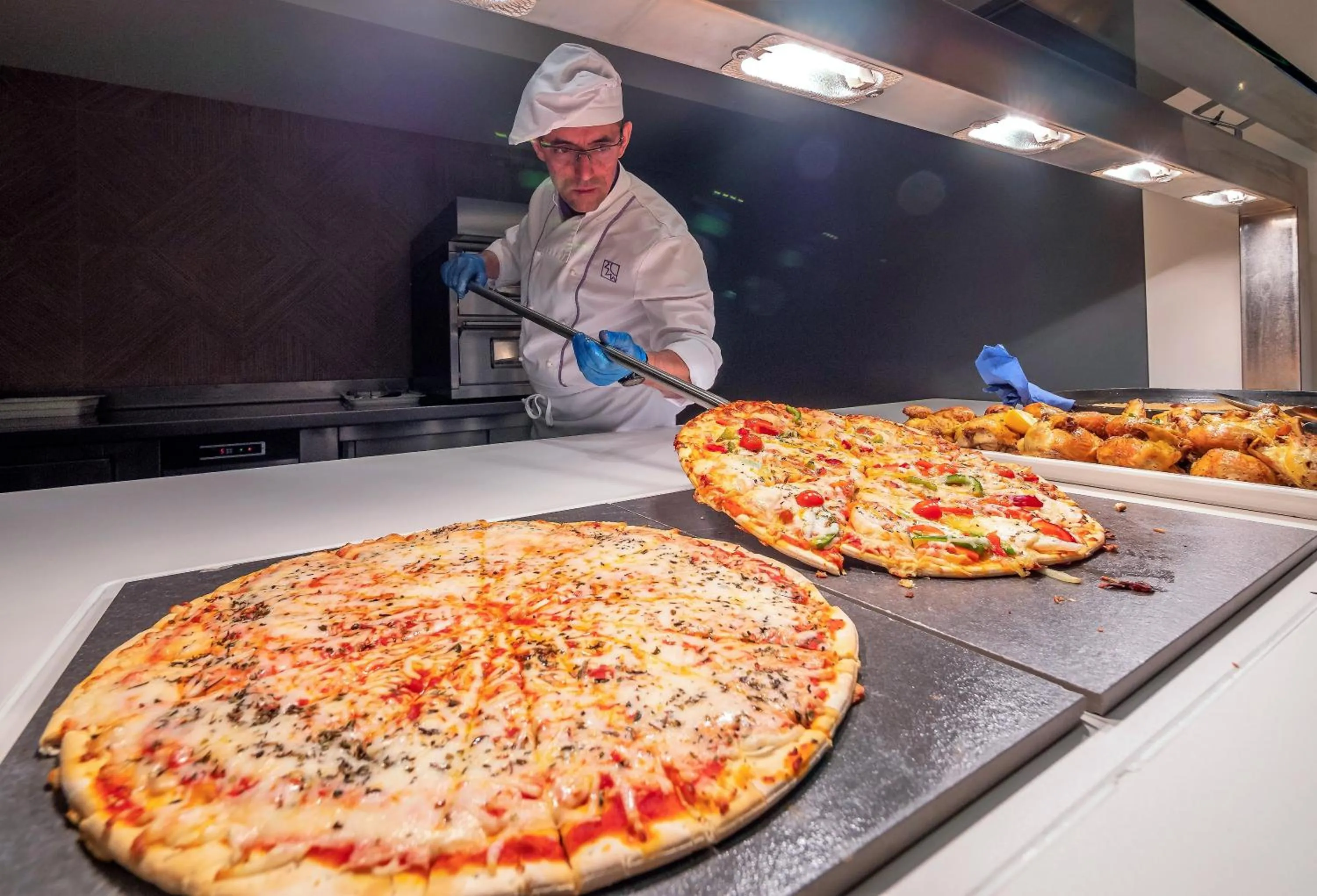 Restaurant/places to eat in Golden Port Salou & Spa