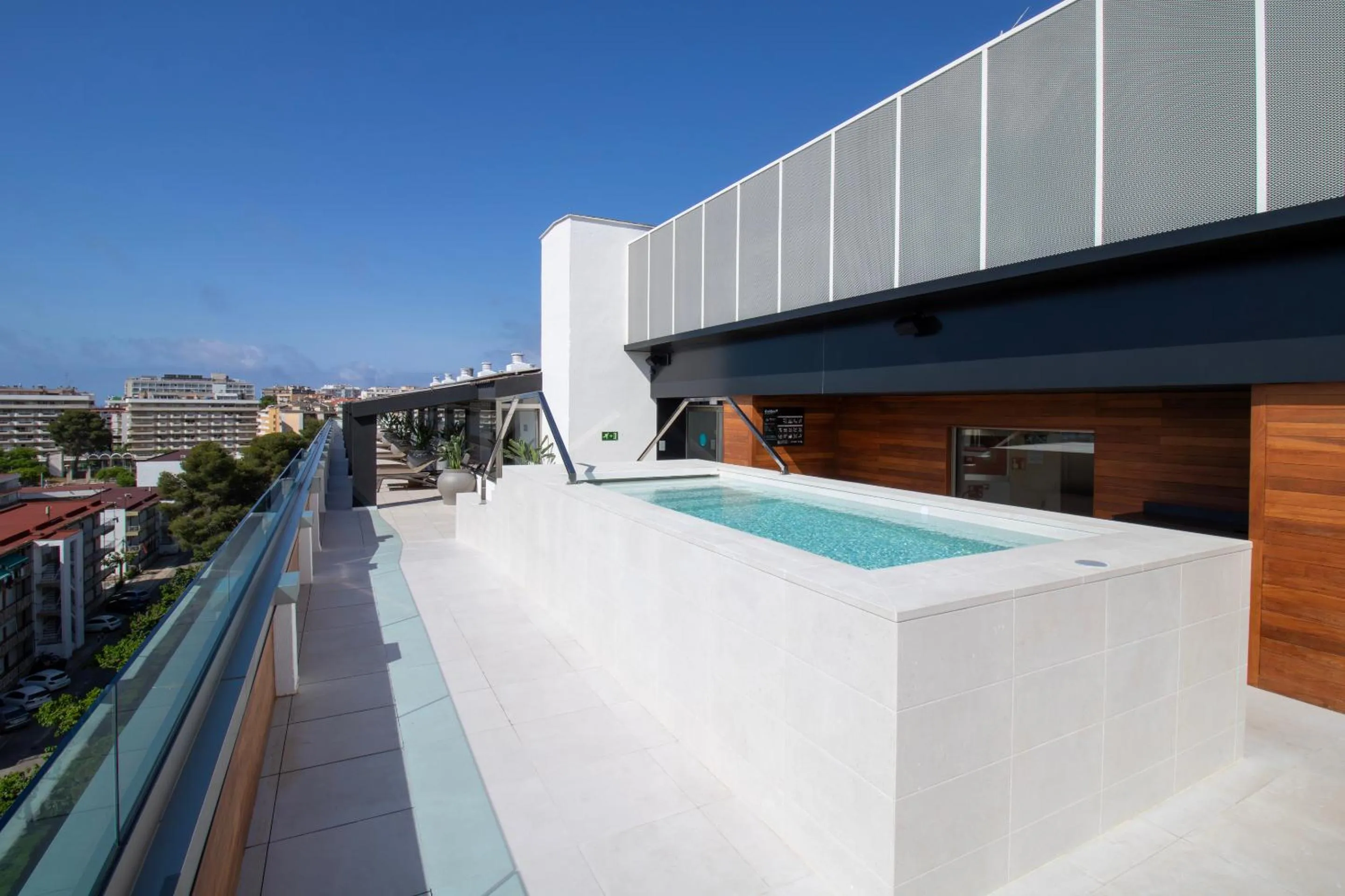 Swimming pool in Golden Port Salou & Spa