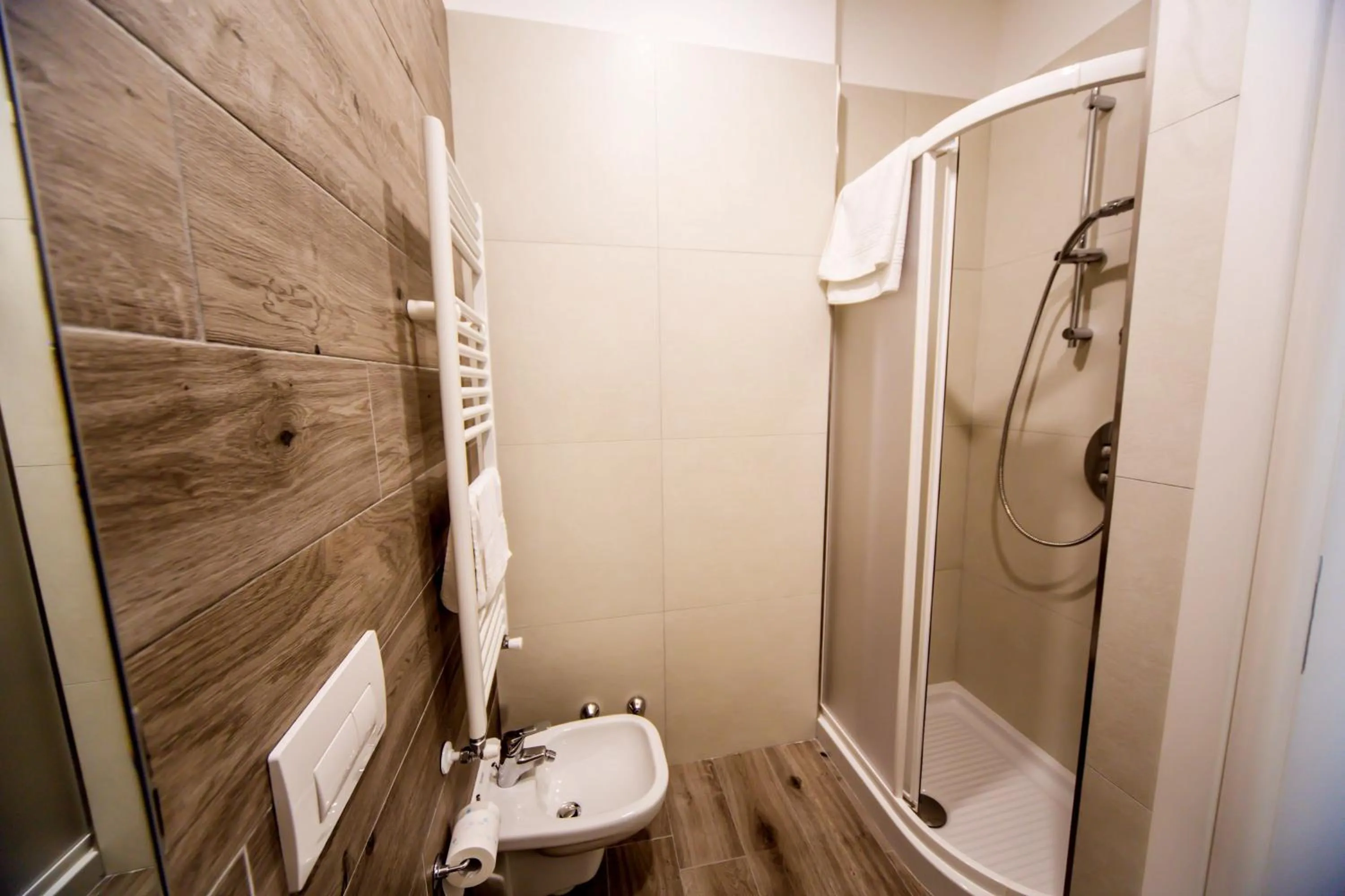 Bathroom in B&B Corte sul Naviglio CIN I T 0 1 5 0 7 0 C 1 3 X U I L Q C V