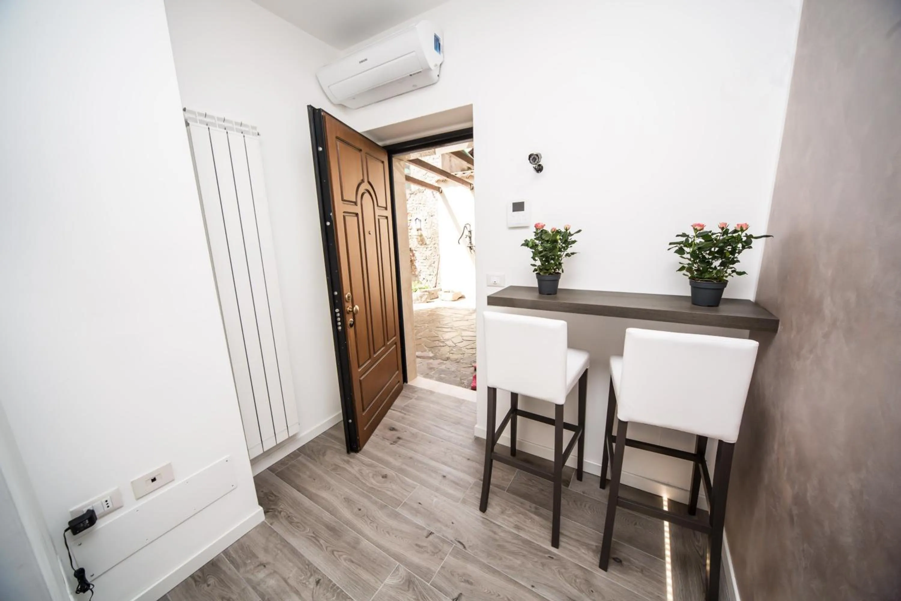 Decorative detail in B&B Corte sul Naviglio CIN I T 0 1 5 0 7 0 C 1 3 X U I L Q C V