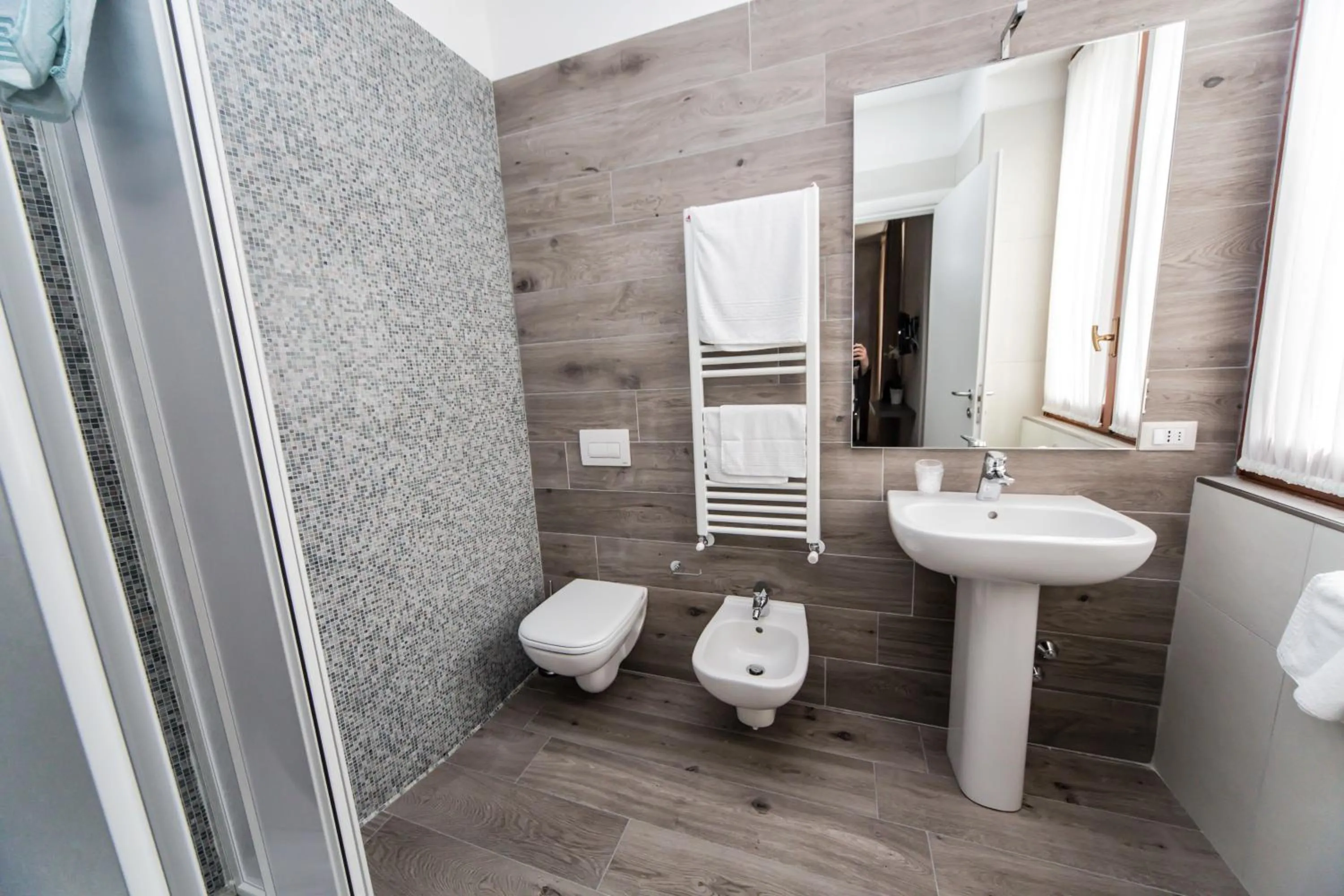 Bathroom in B&B Corte sul Naviglio CIN I T 0 1 5 0 7 0 C 1 3 X U I L Q C V