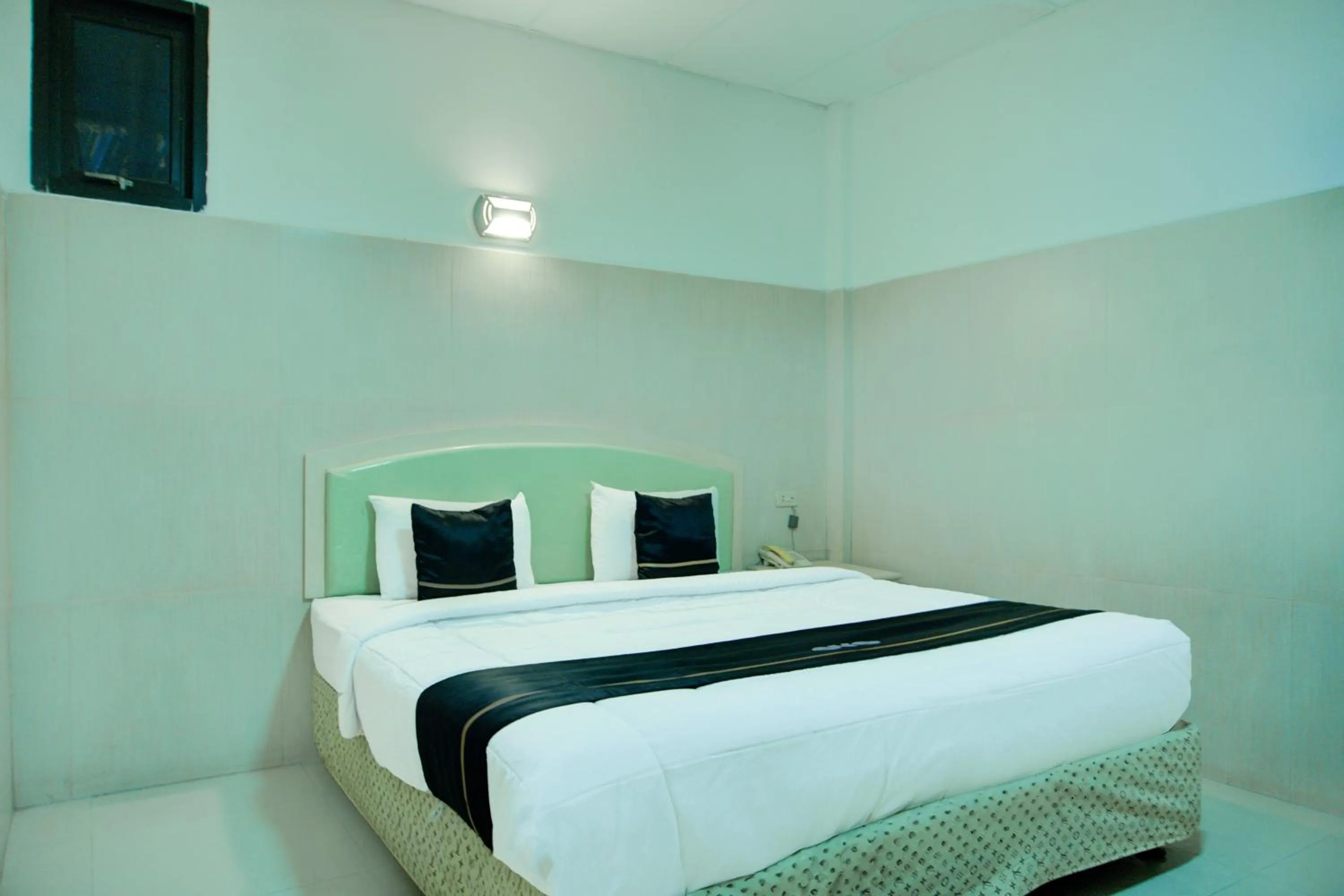 Bedroom, Bed in Townhouse Oak Palembang Near Jembatan Ampera Formerly Azzura Hotel