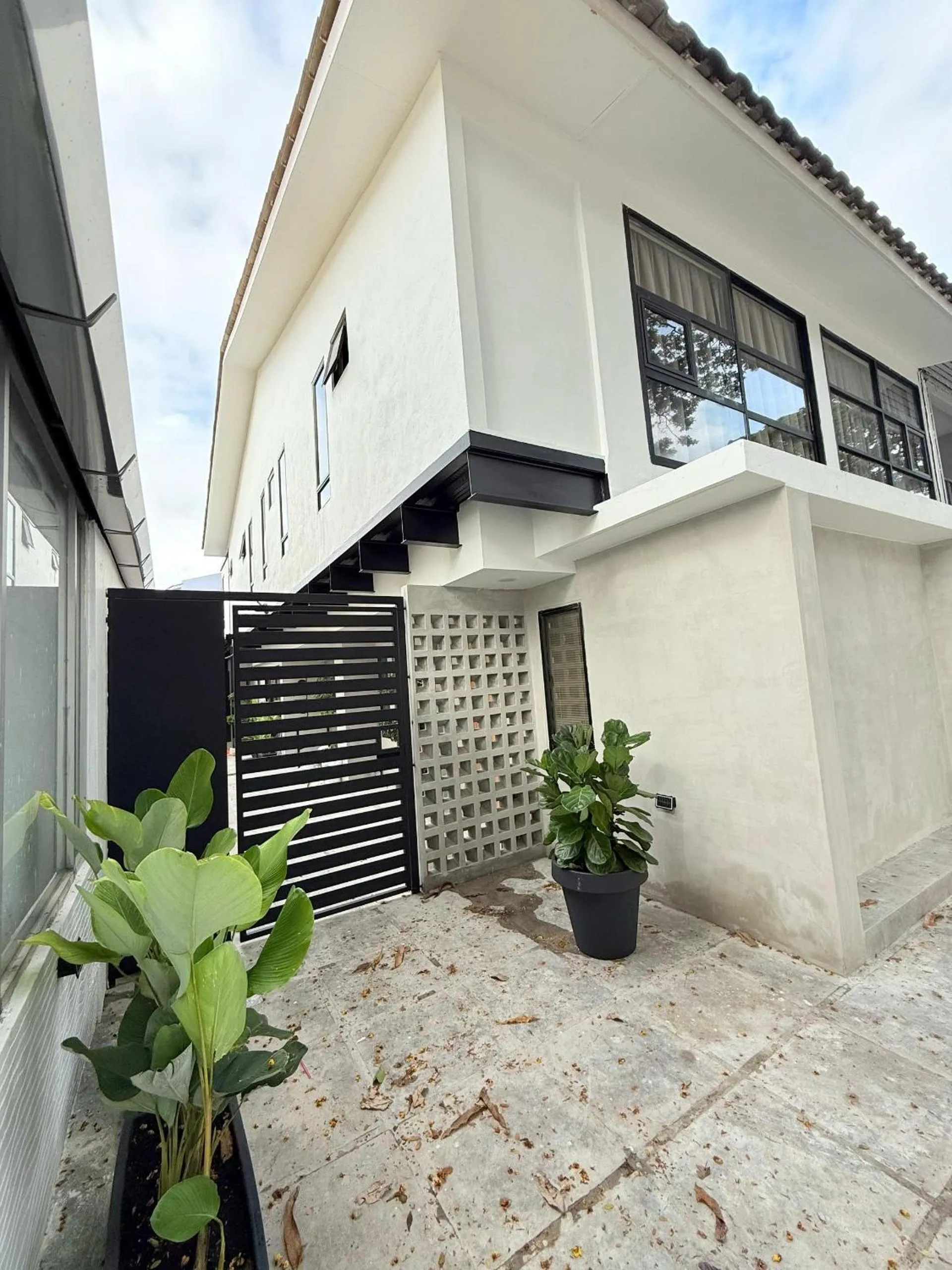 Property building in TwinTree Kelawai