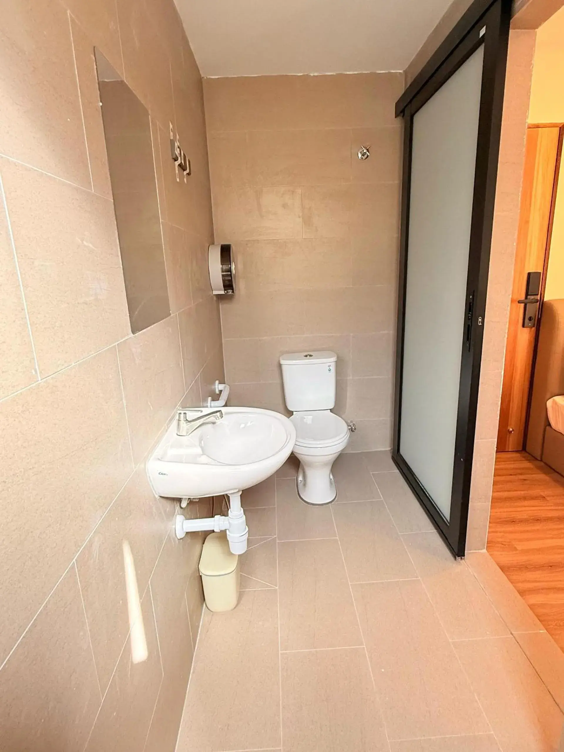 Double Room with Private Bathroom in TwinTree Kelawai Double Room with Private Bathroom in TwinTree Kelawai