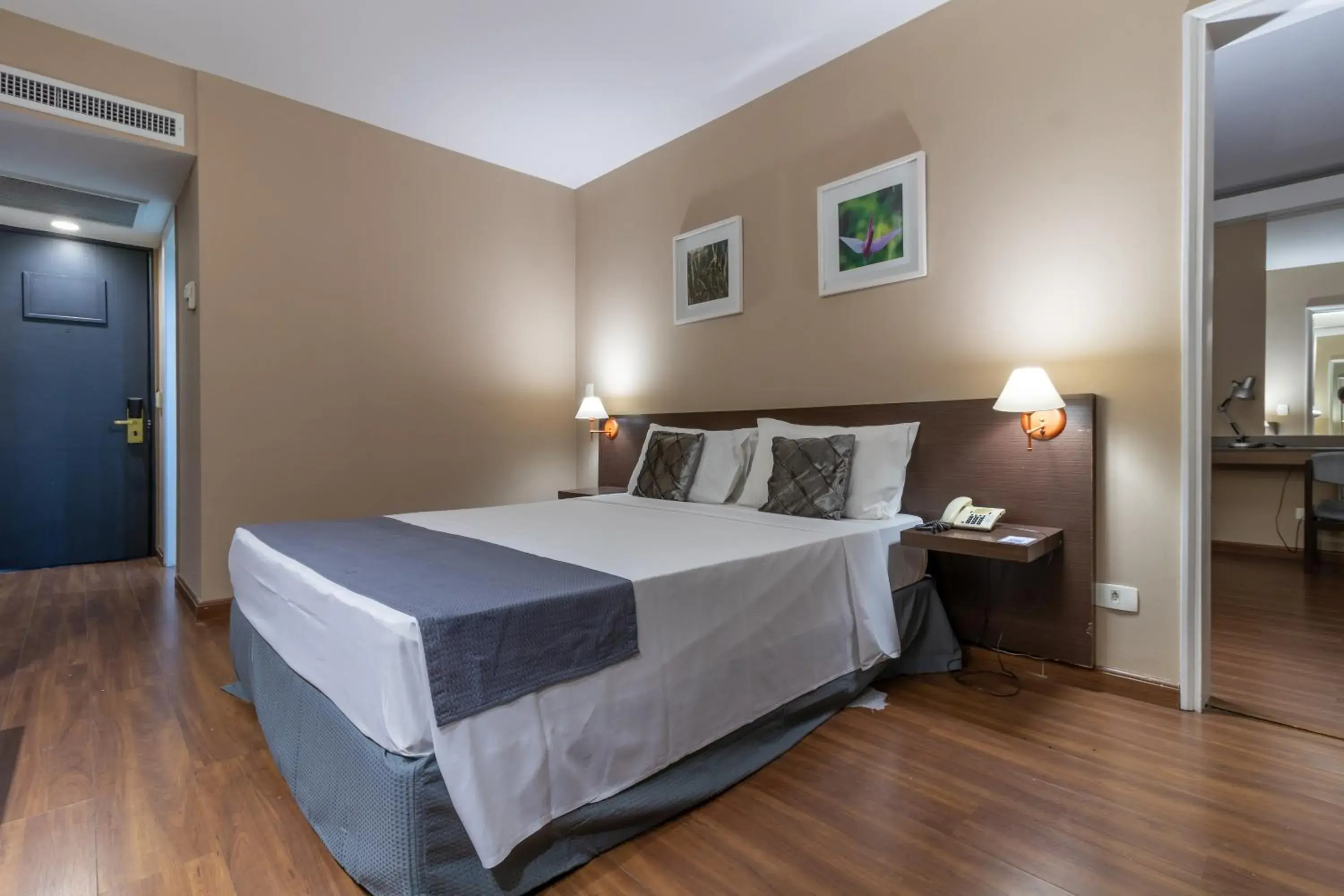 Superior Quadruple Room in Gran Villagio Hotel SP by Castelo Itaipava Superior Quadruple Room in Gran Villagio Hotel SP by Castelo Itaipava