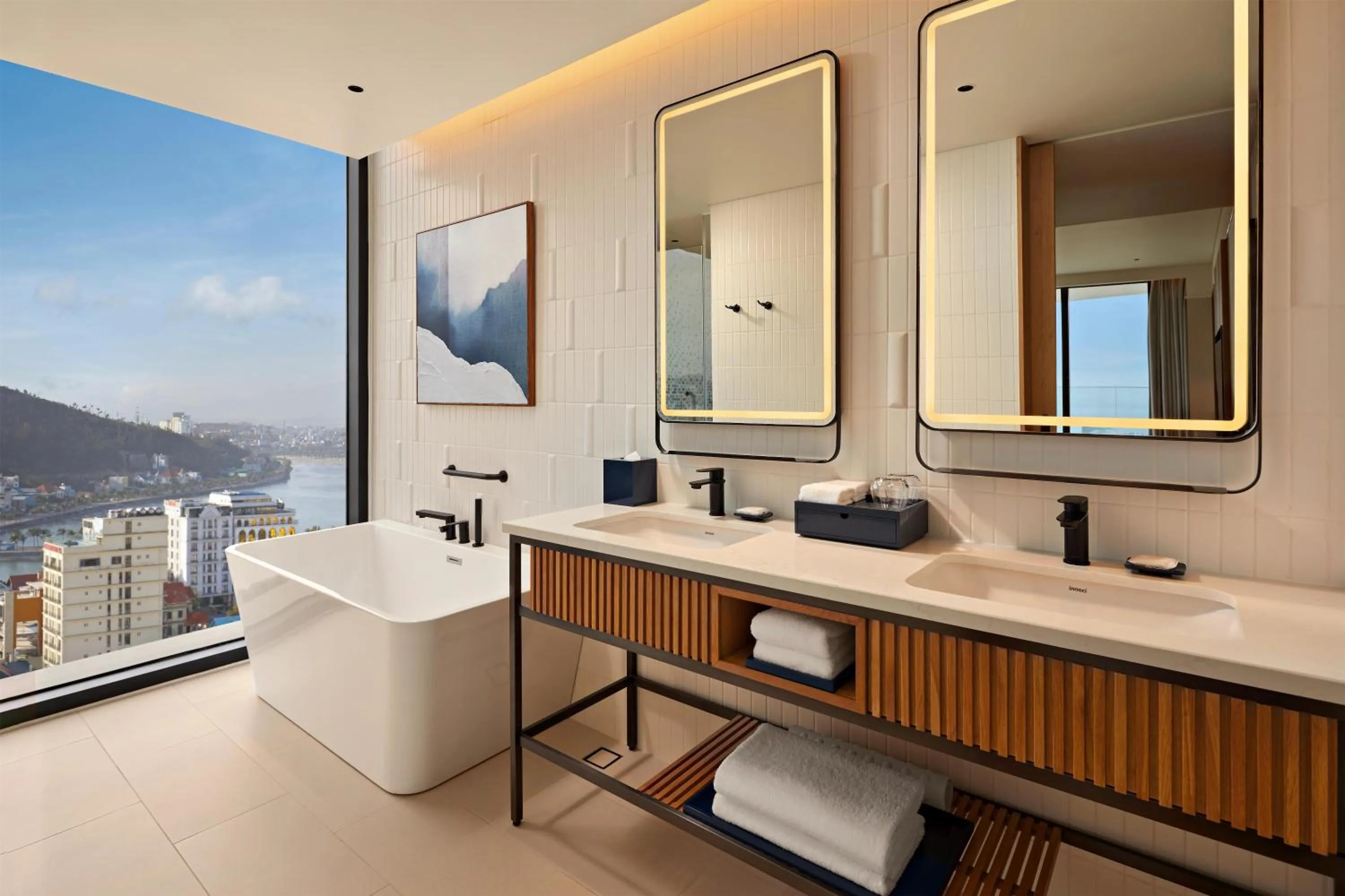 Bathroom in Hyatt Place Ha Long Bay, Bai Chay