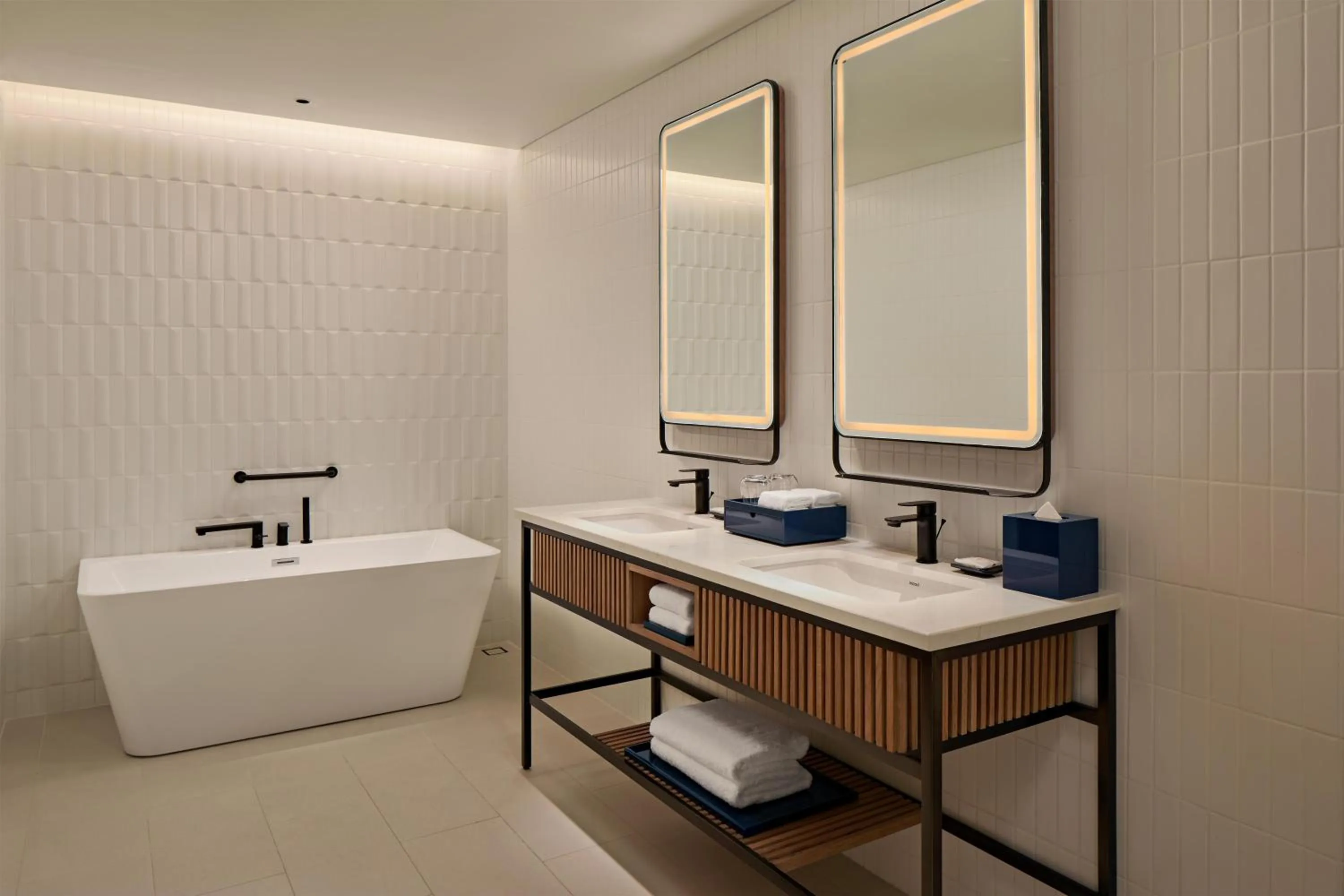 Bathroom in Hyatt Place Ha Long Bay, Bai Chay