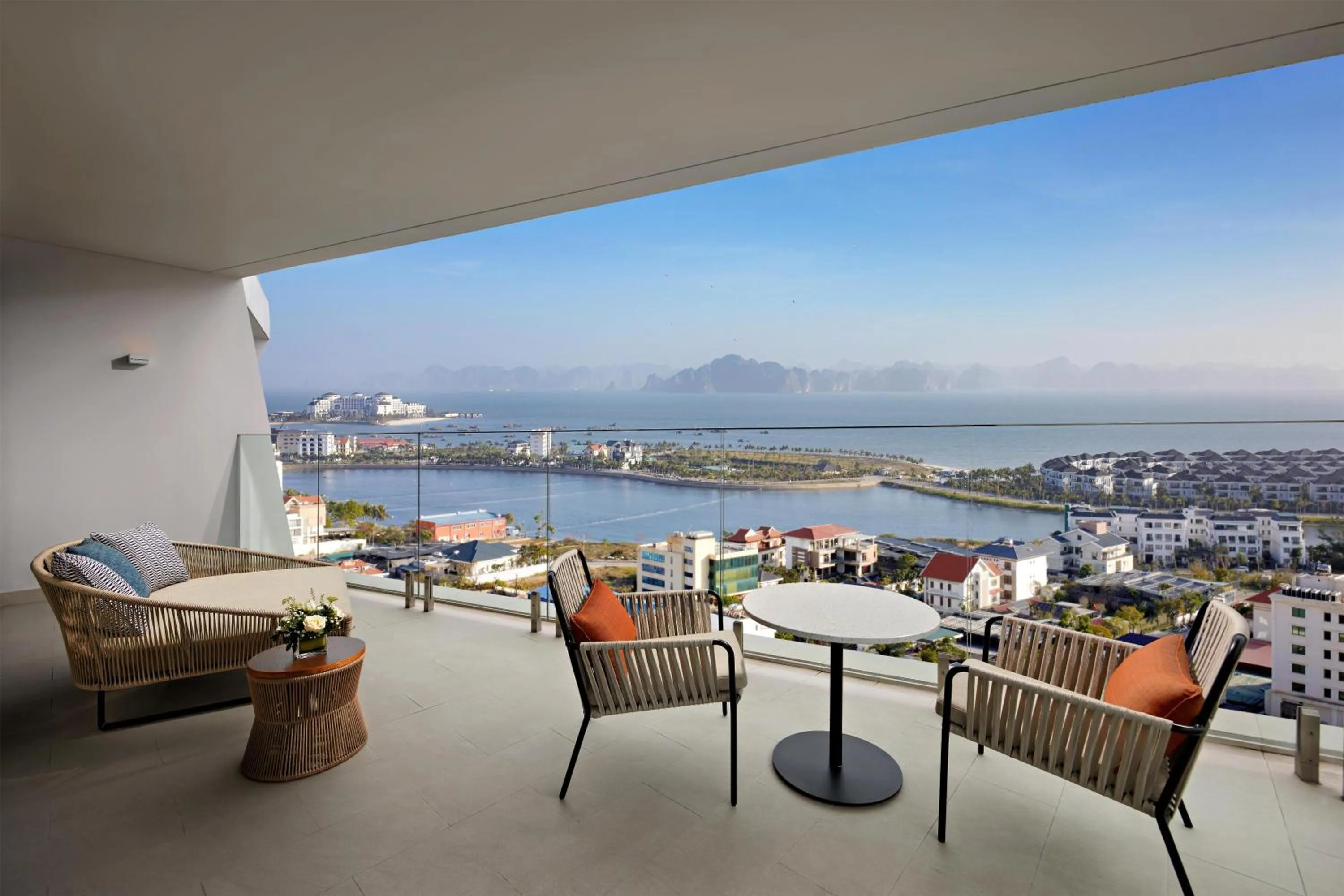 Patio in Hyatt Place Ha Long Bay, Bai Chay