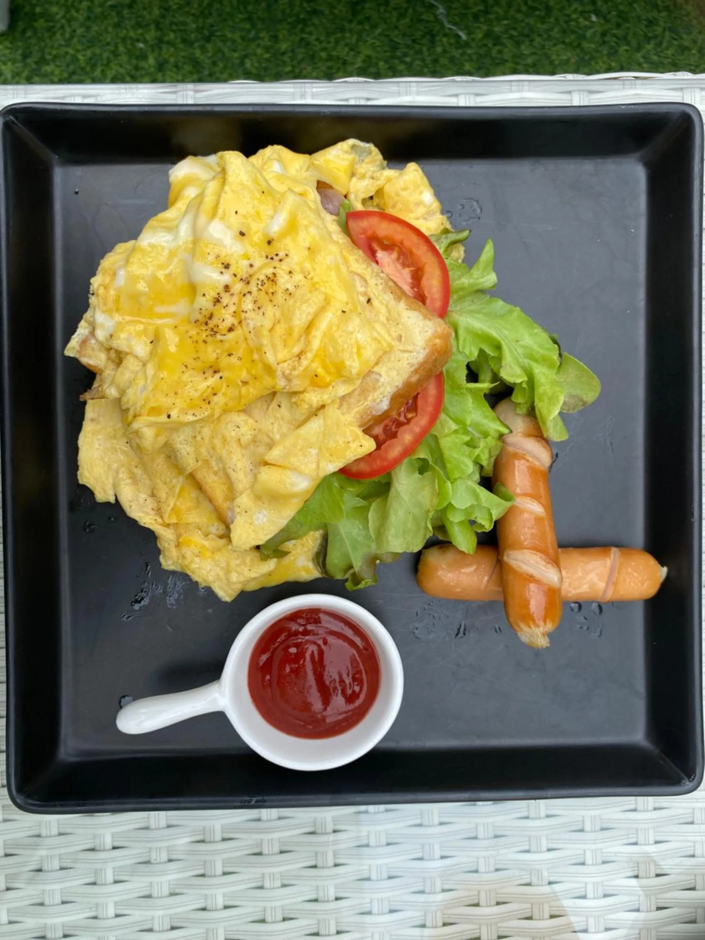 Restaurant/places to eat in The Regizt Jomtien Pattaya