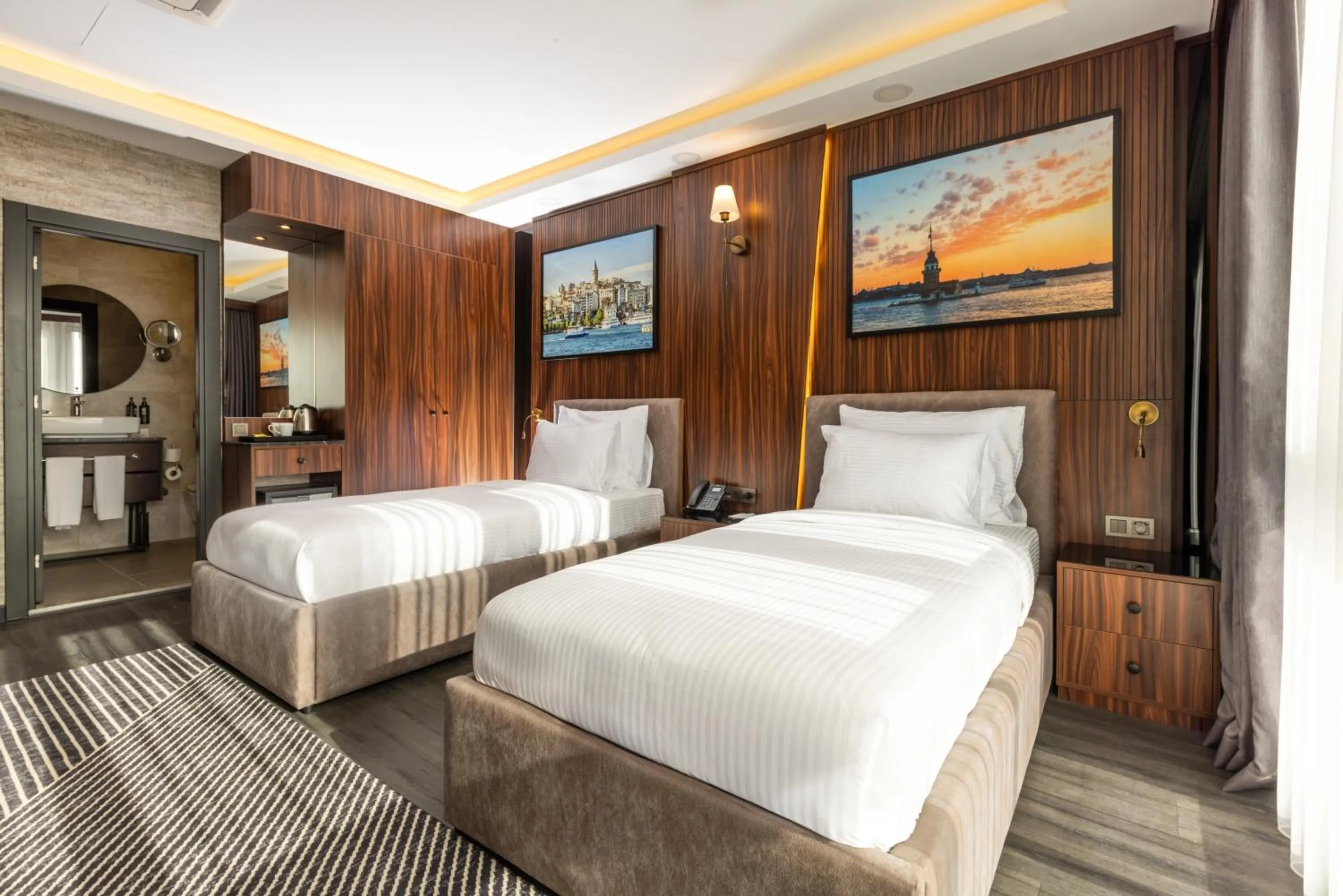 Photo of the whole room, Bed in La Quinta By Wyndham Istanbul Kartal