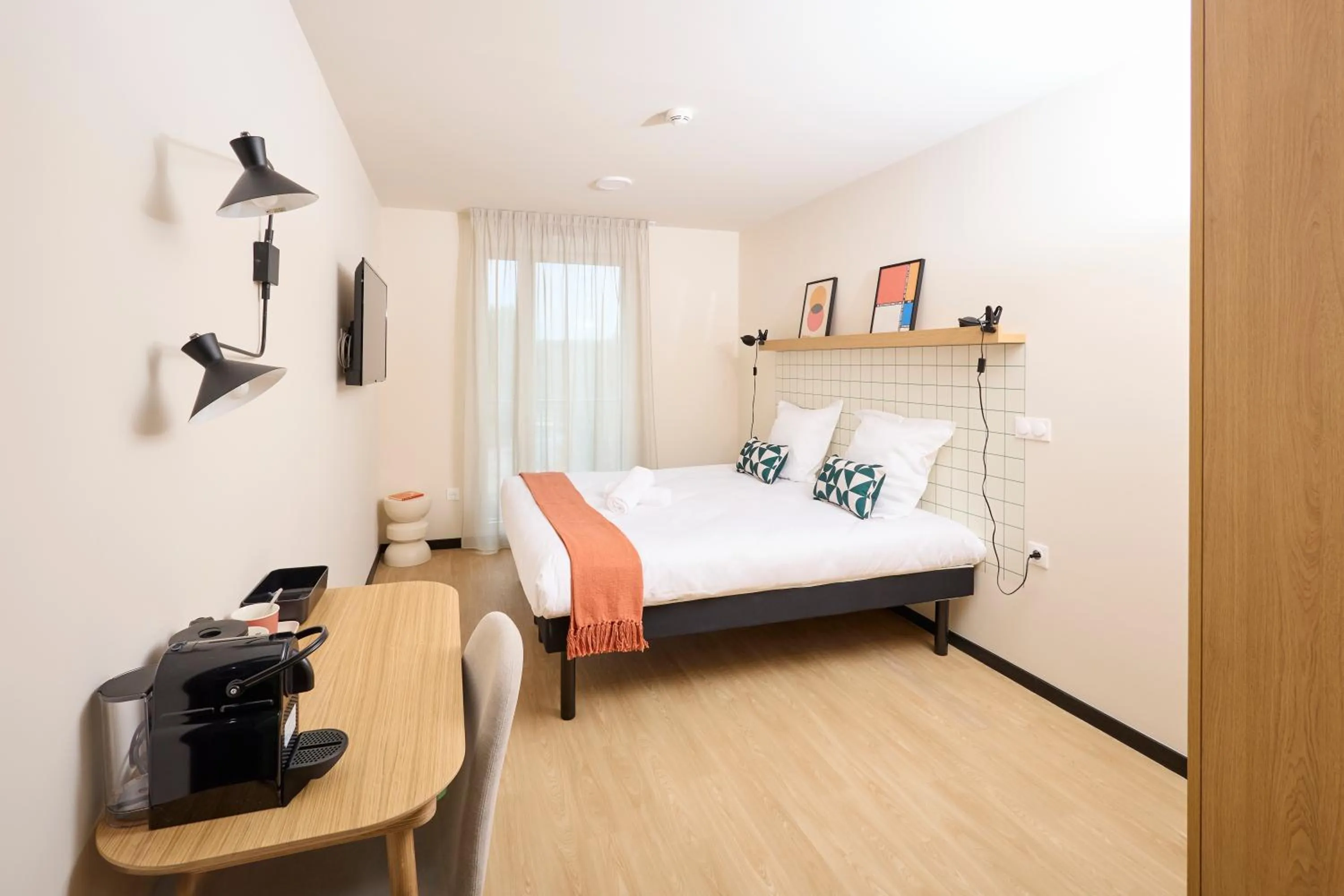 Bedroom, Bed in Hife Bordeaux