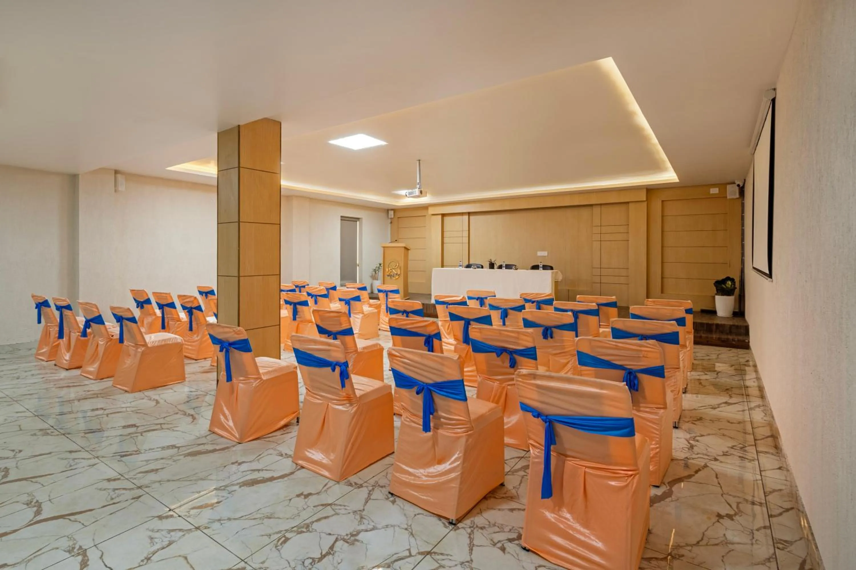 Meeting/conference room in Sterling Kastoori Rudraprayag