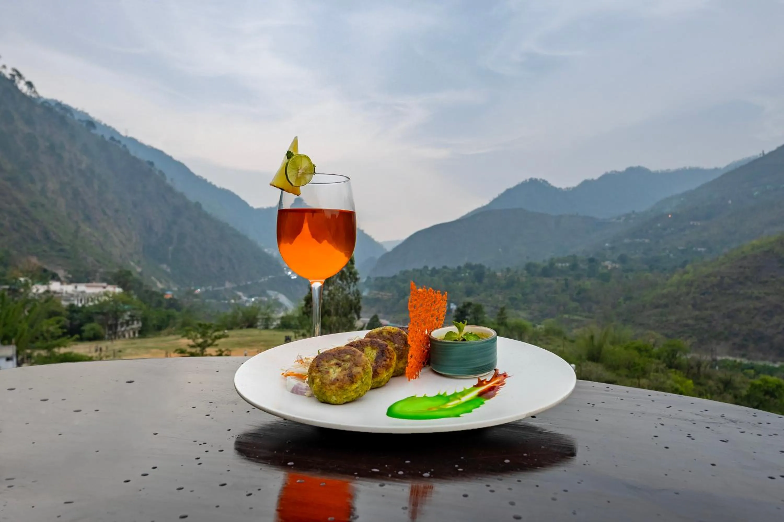 Food and drinks in Sterling Kastoori Rudraprayag