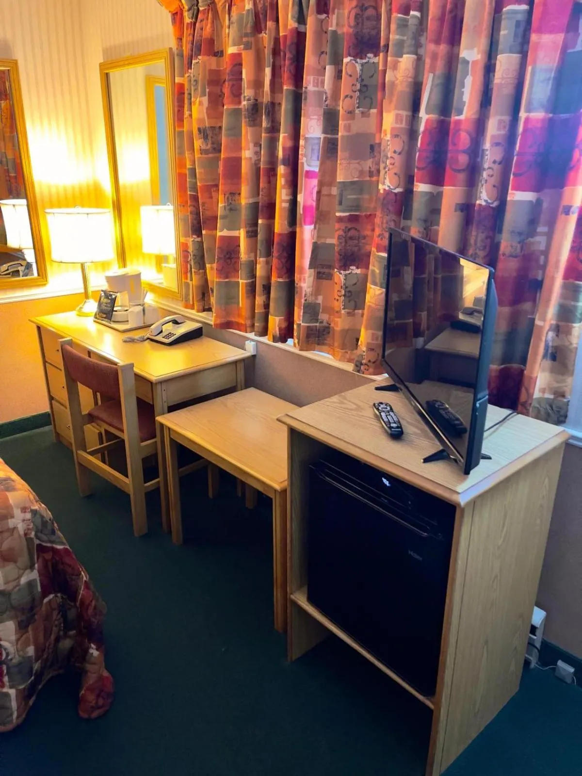 TV and multimedia in Adams Motel