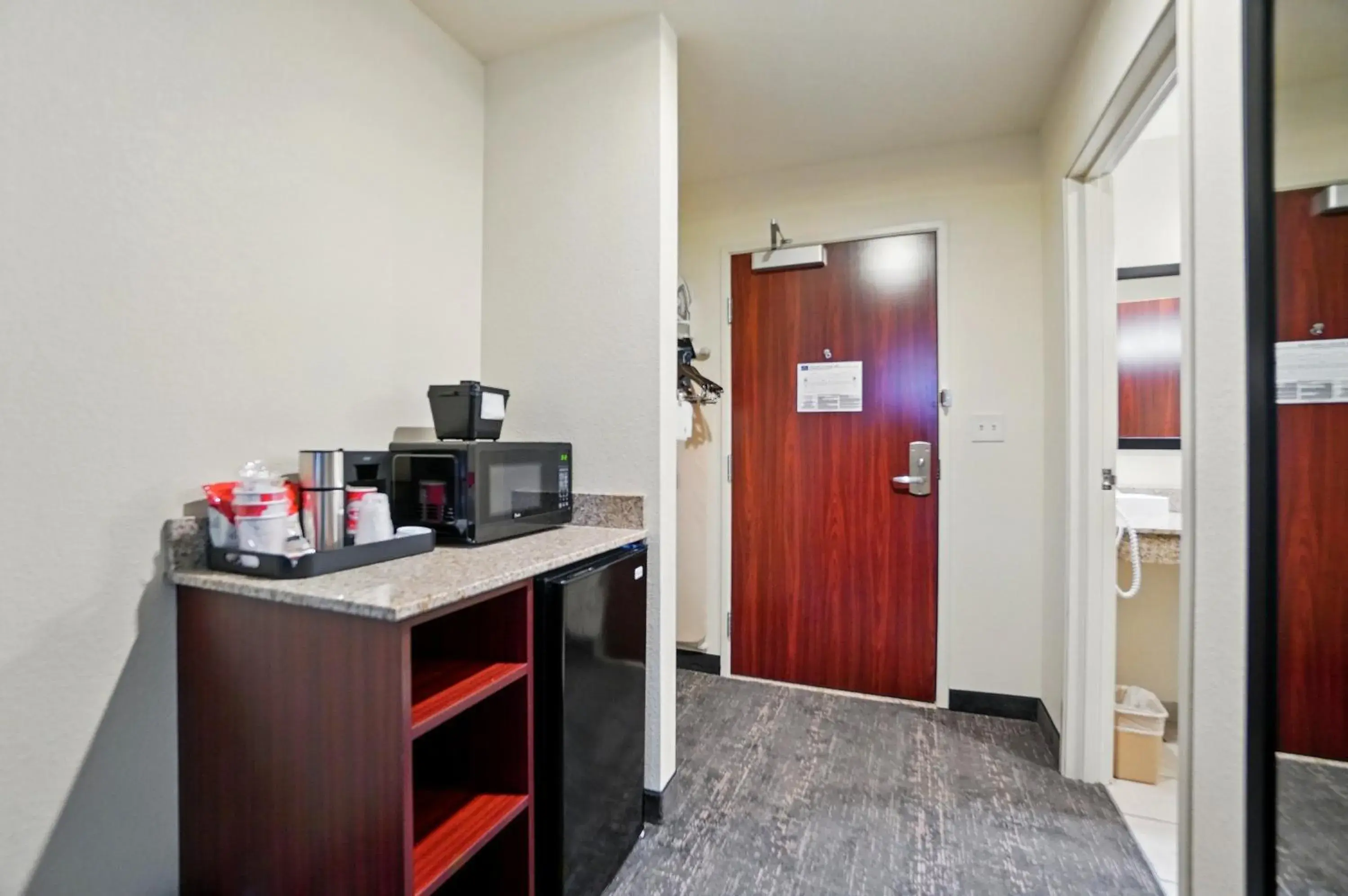 Queen Room - Disability Access in Cobblestone Hotel & Suites - Eaton Queen Room - Disability Access in Cobblestone Hotel & Suites - Eaton