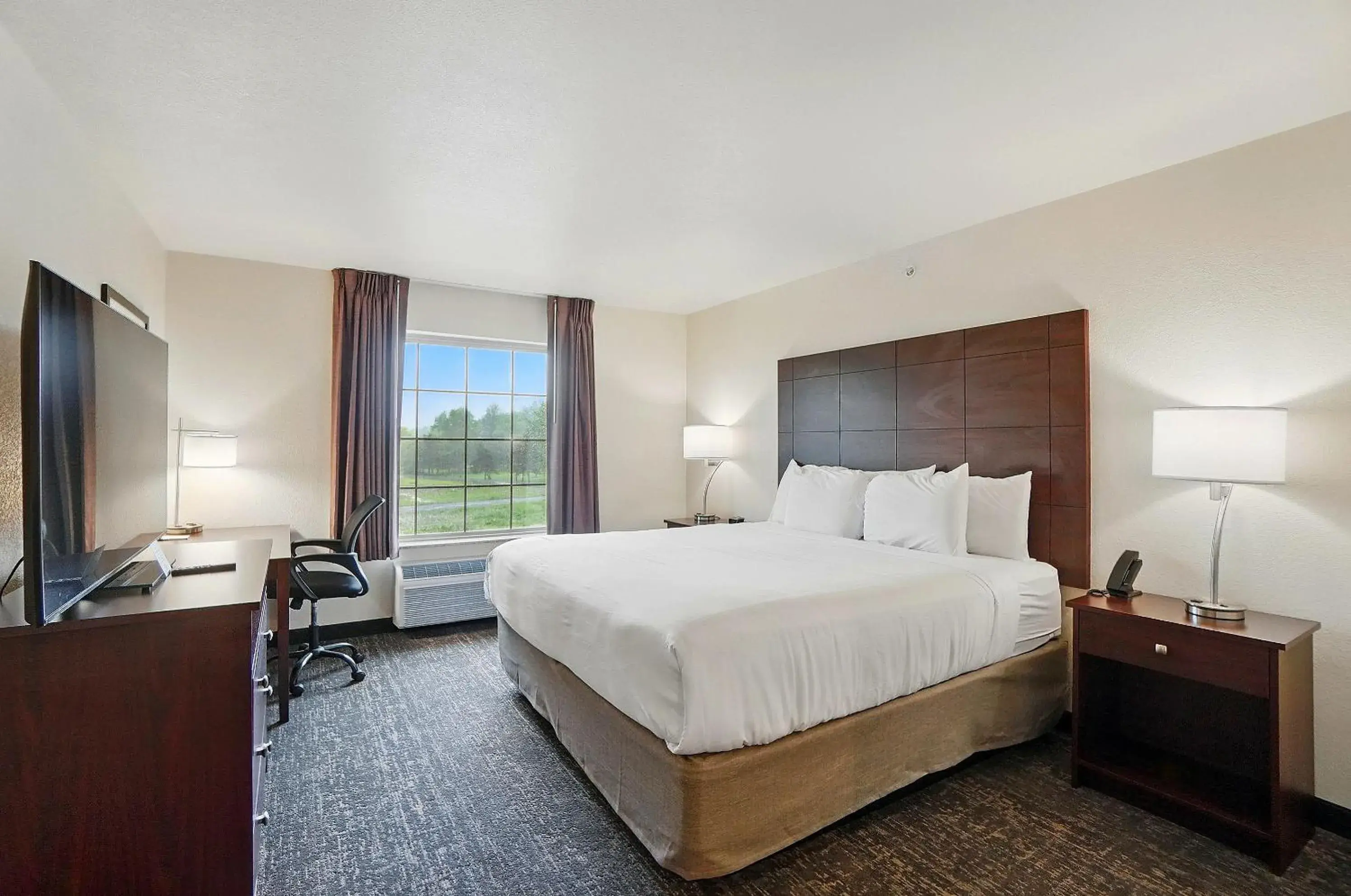 King Room in Cobblestone Hotel & Suites - Eaton King Room in Cobblestone Hotel & Suites - Eaton