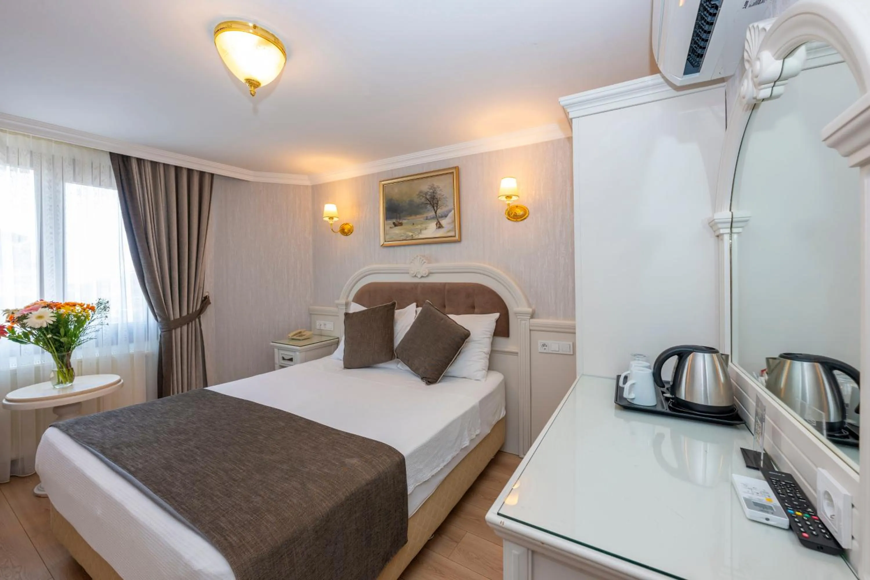 Photo of the whole room, Bed in Arden City Hotel-Special Category