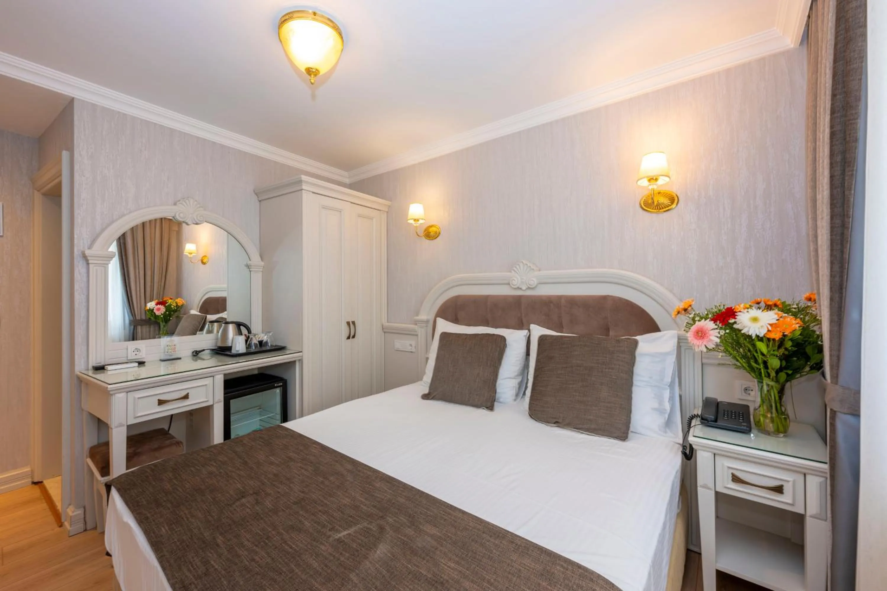 Photo of the whole room, Bed in Arden City Hotel-Special Category