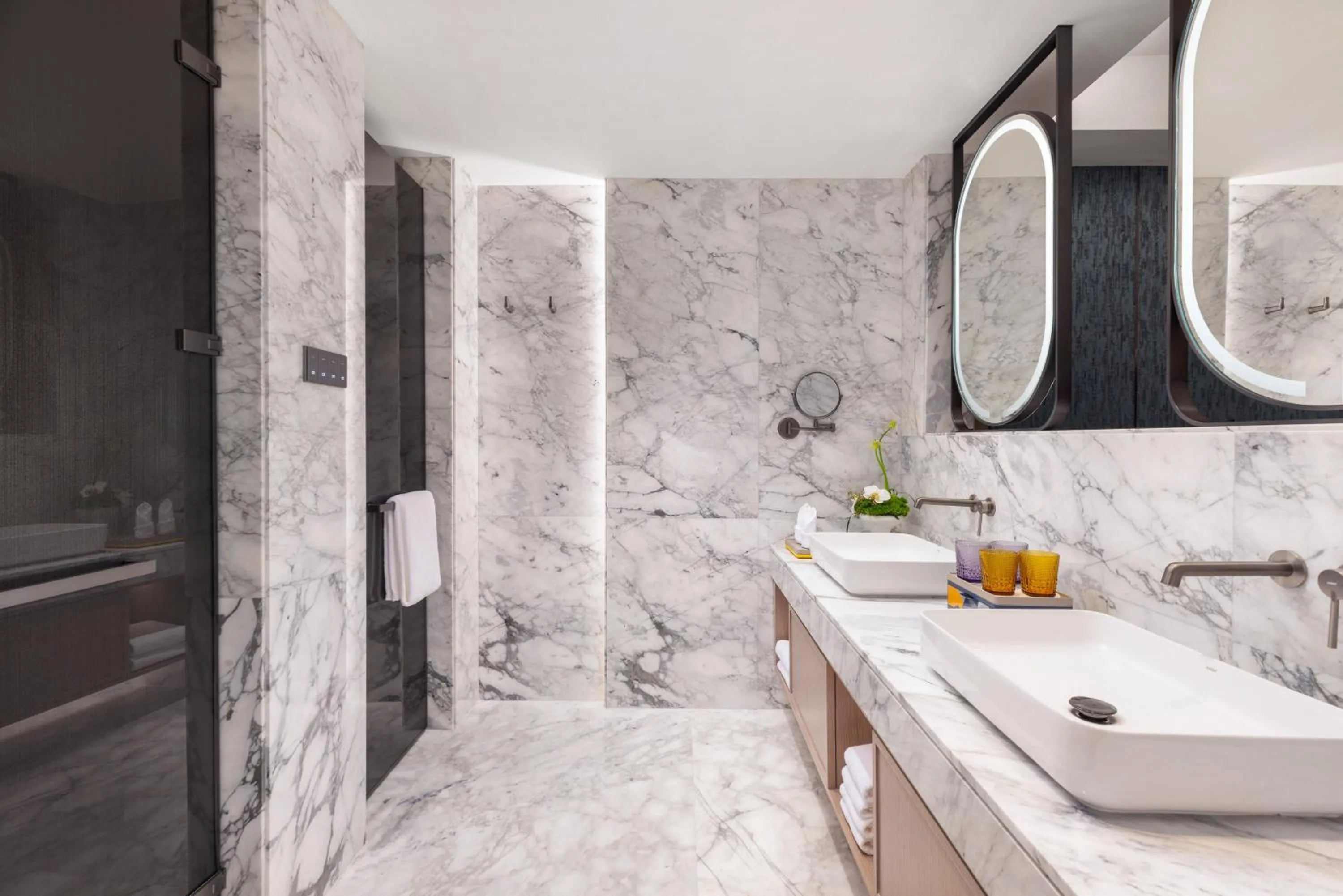 Photo of the whole room in voco Guilin Yangshuo