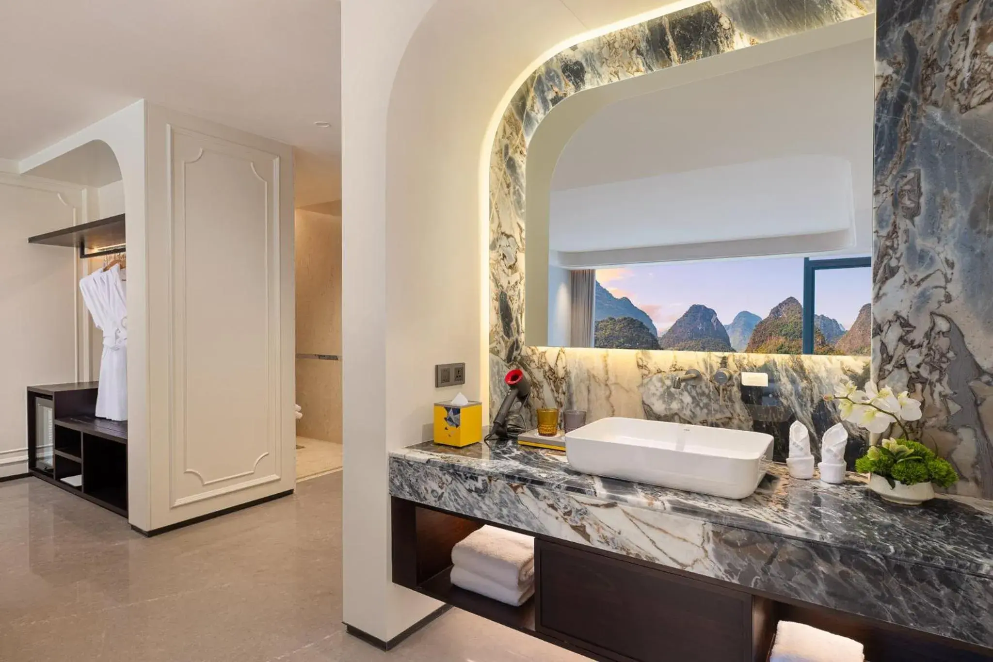 Super Standard King Room with Balcony in voco Guilin Yangshuo Super Standard King Room with Balcony in voco Guilin Yangshuo