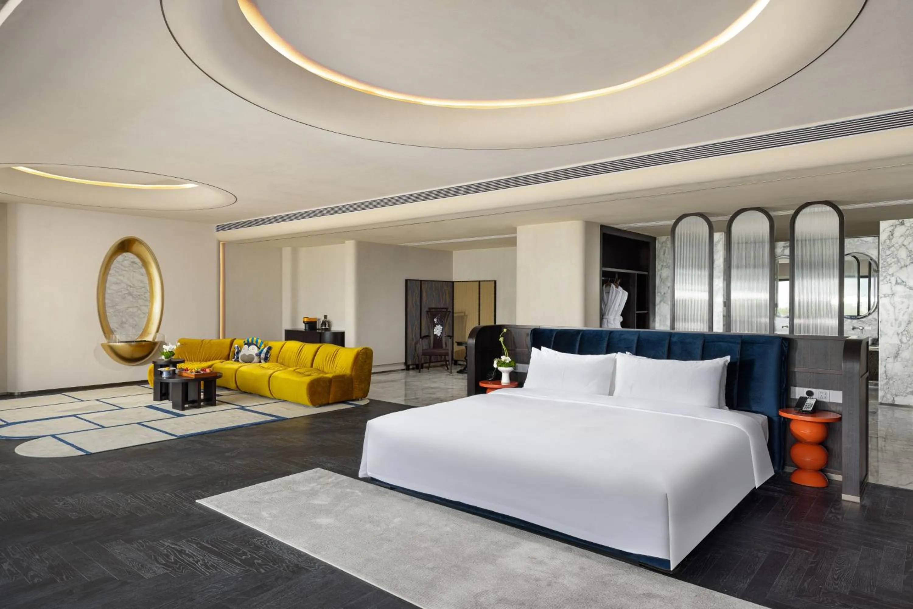 Photo of the whole room, Bed in voco Guilin Yangshuo