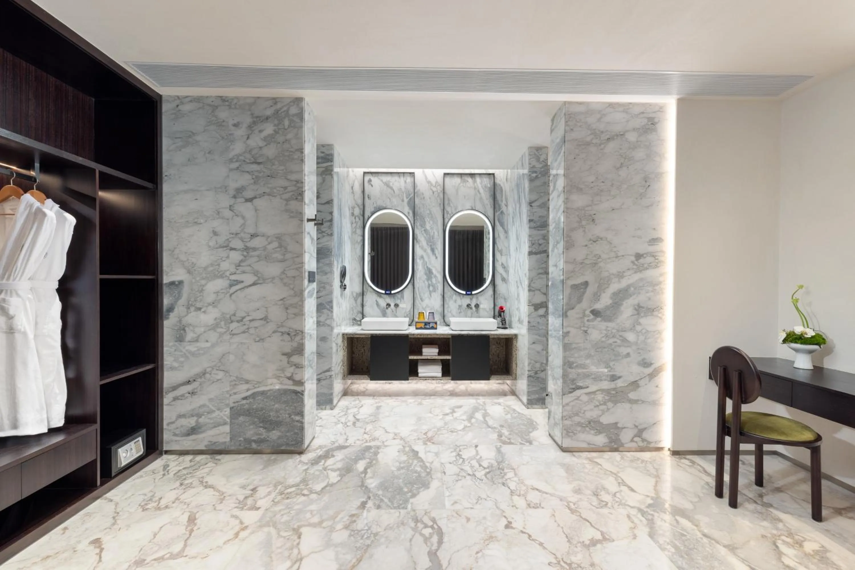 Bathroom in voco Guilin Yangshuo