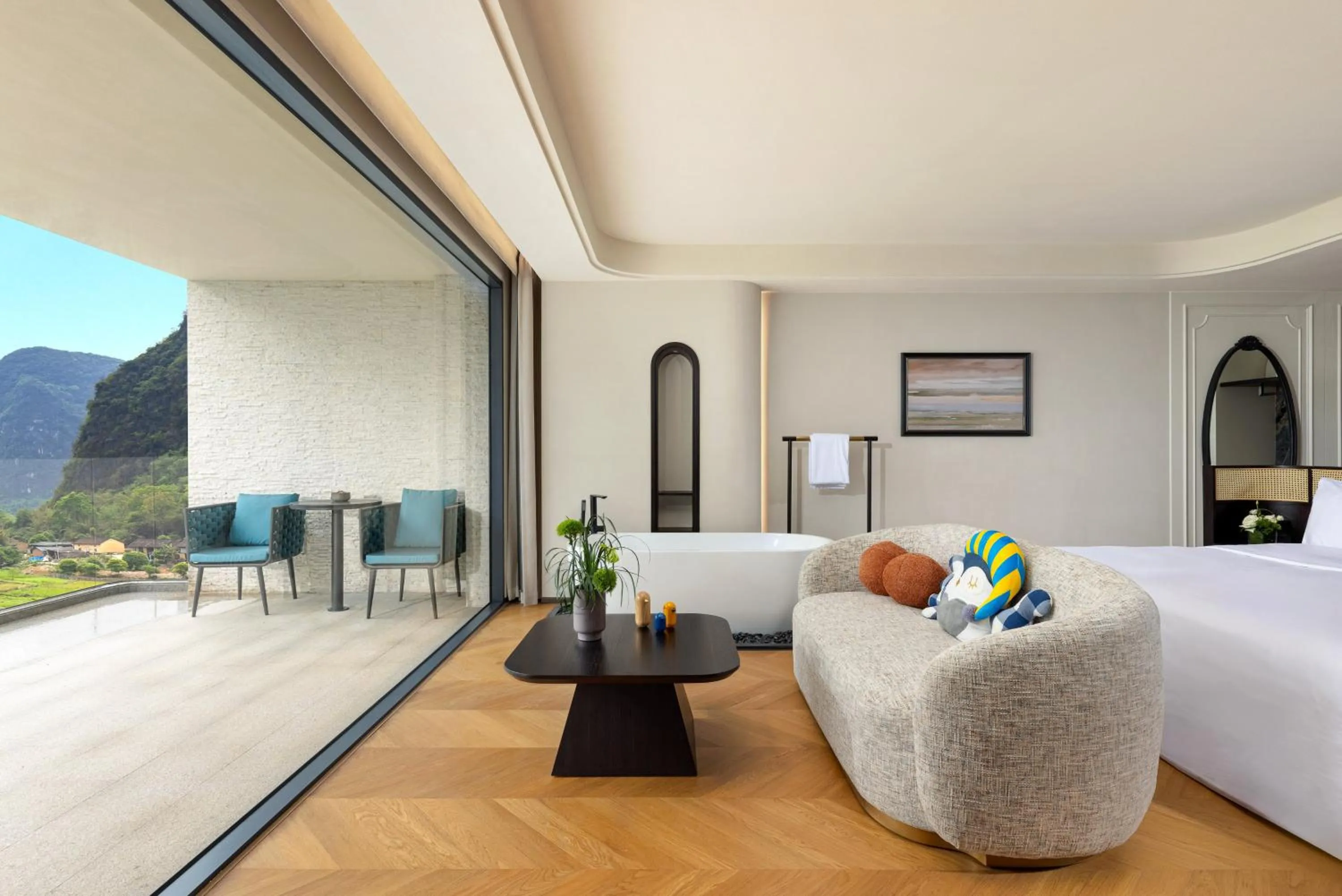 Photo of the whole room in voco Guilin Yangshuo