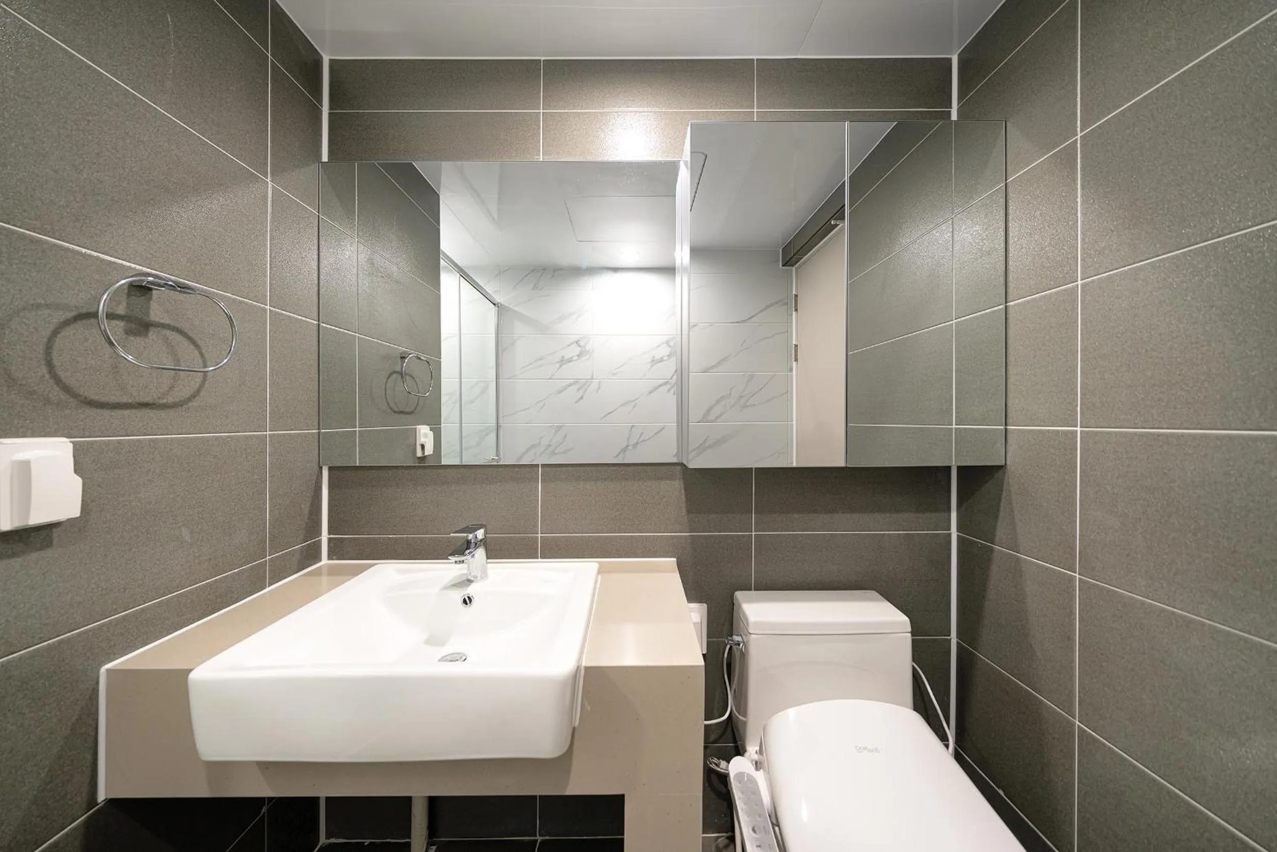 Toilet in DIAMER Hotel Sokcho by AankStay