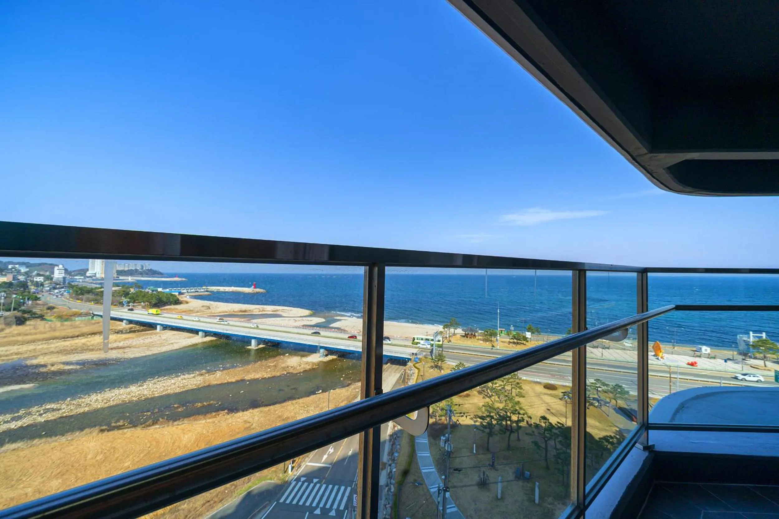 Natural landscape in DIAMER Hotel Sokcho by AankStay