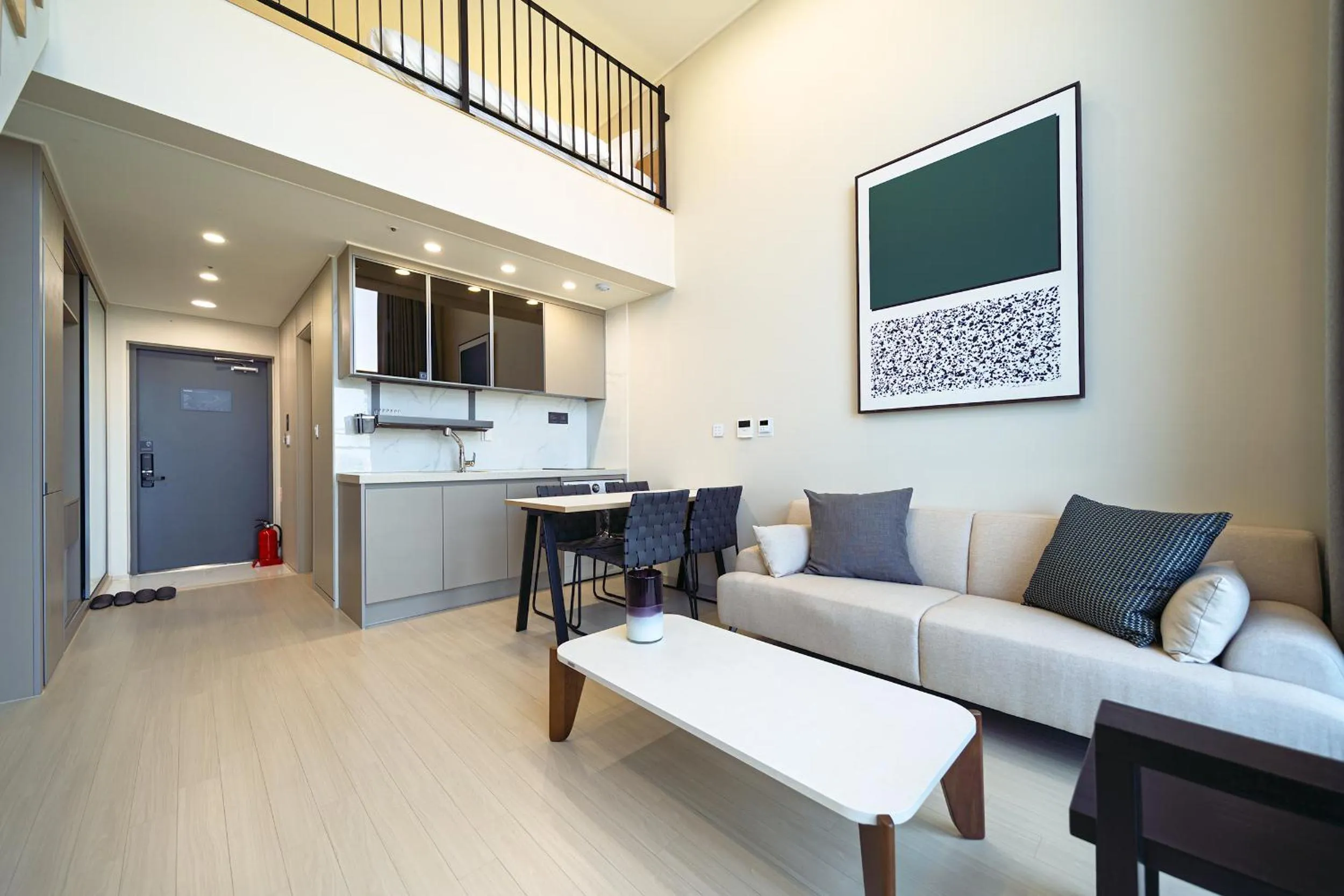 Kitchen or kitchenette in DIAMER Hotel Sokcho by AankStay