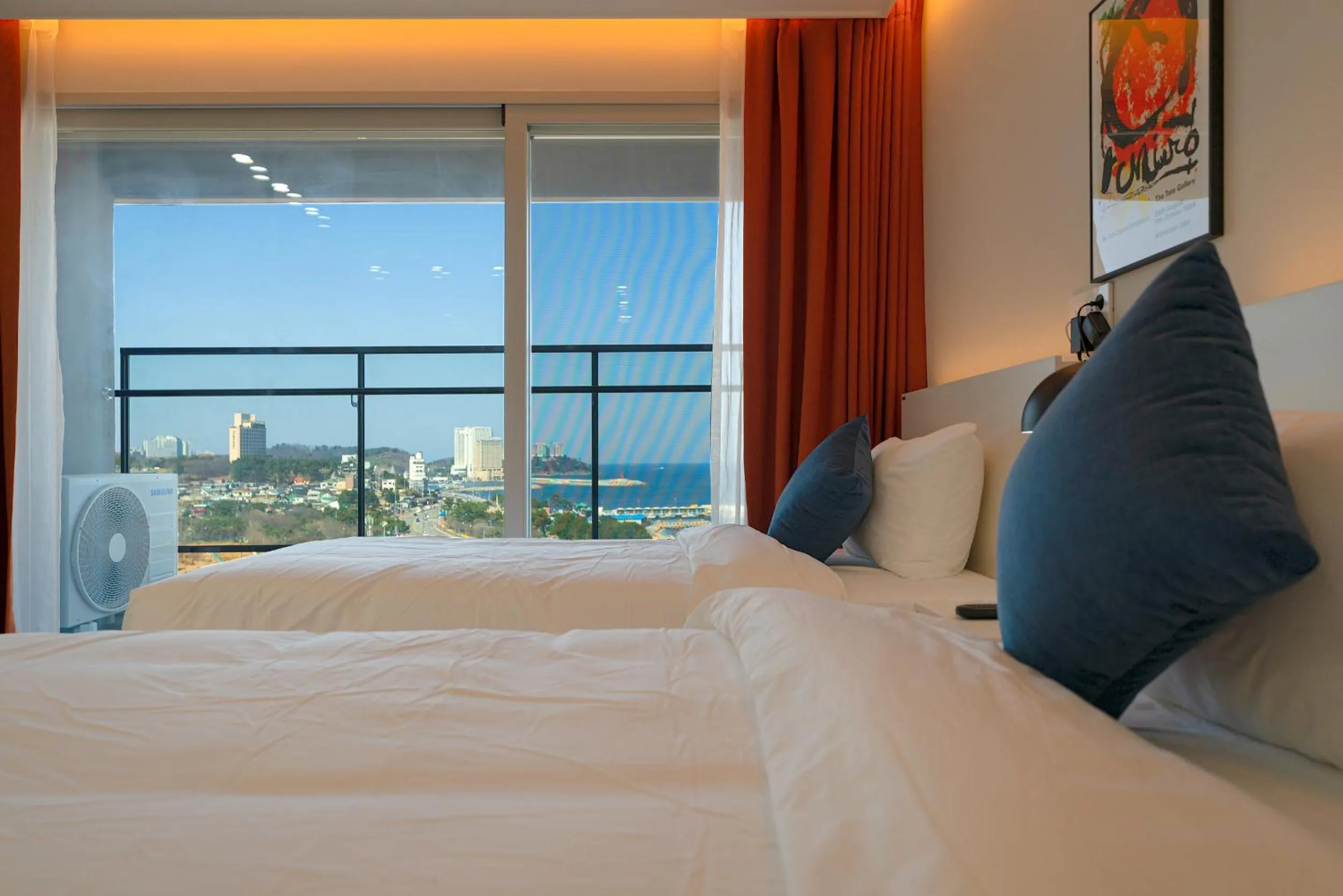 Bed in DIAMER Hotel Sokcho by AankStay