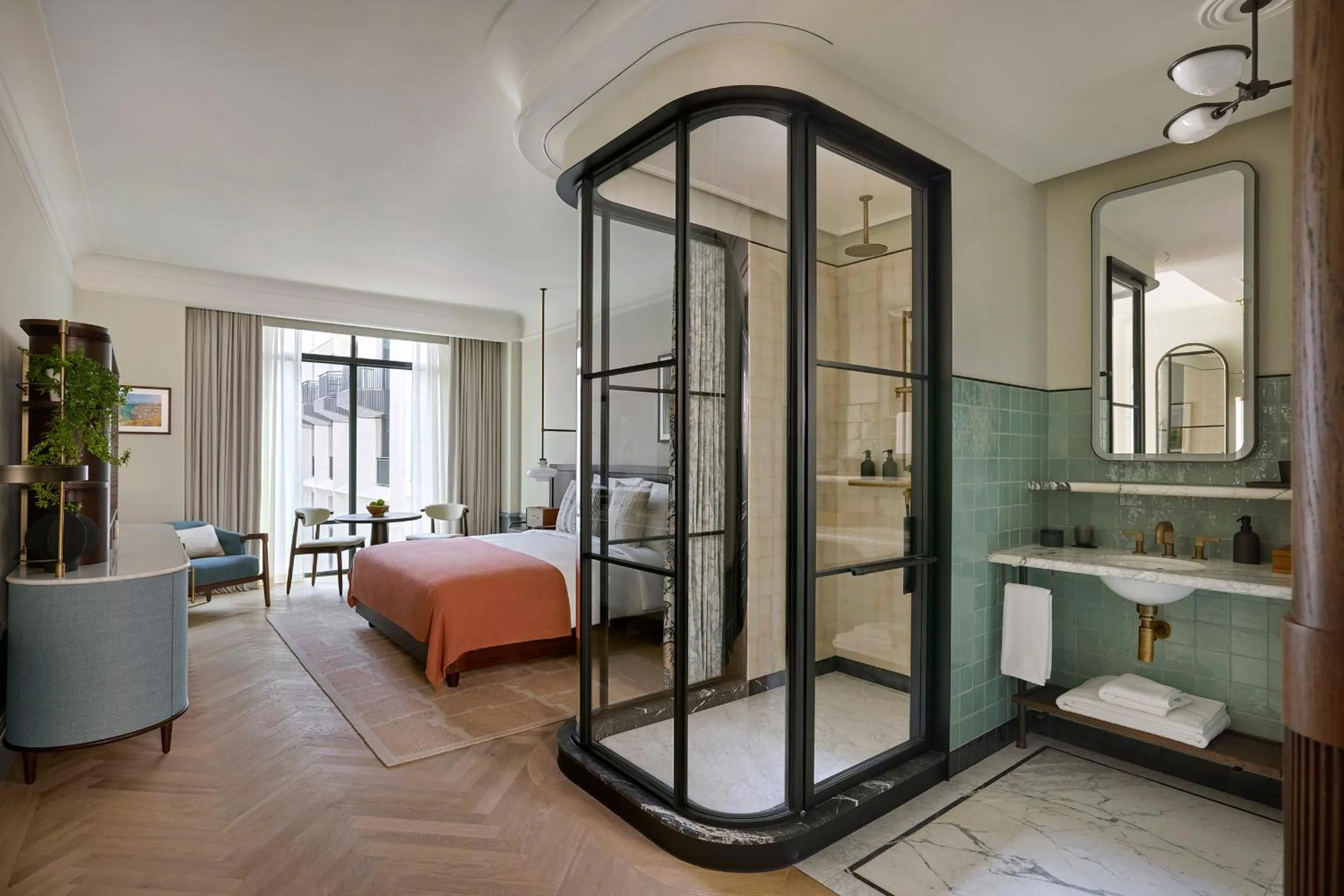 Shower, Bed in Six Senses London